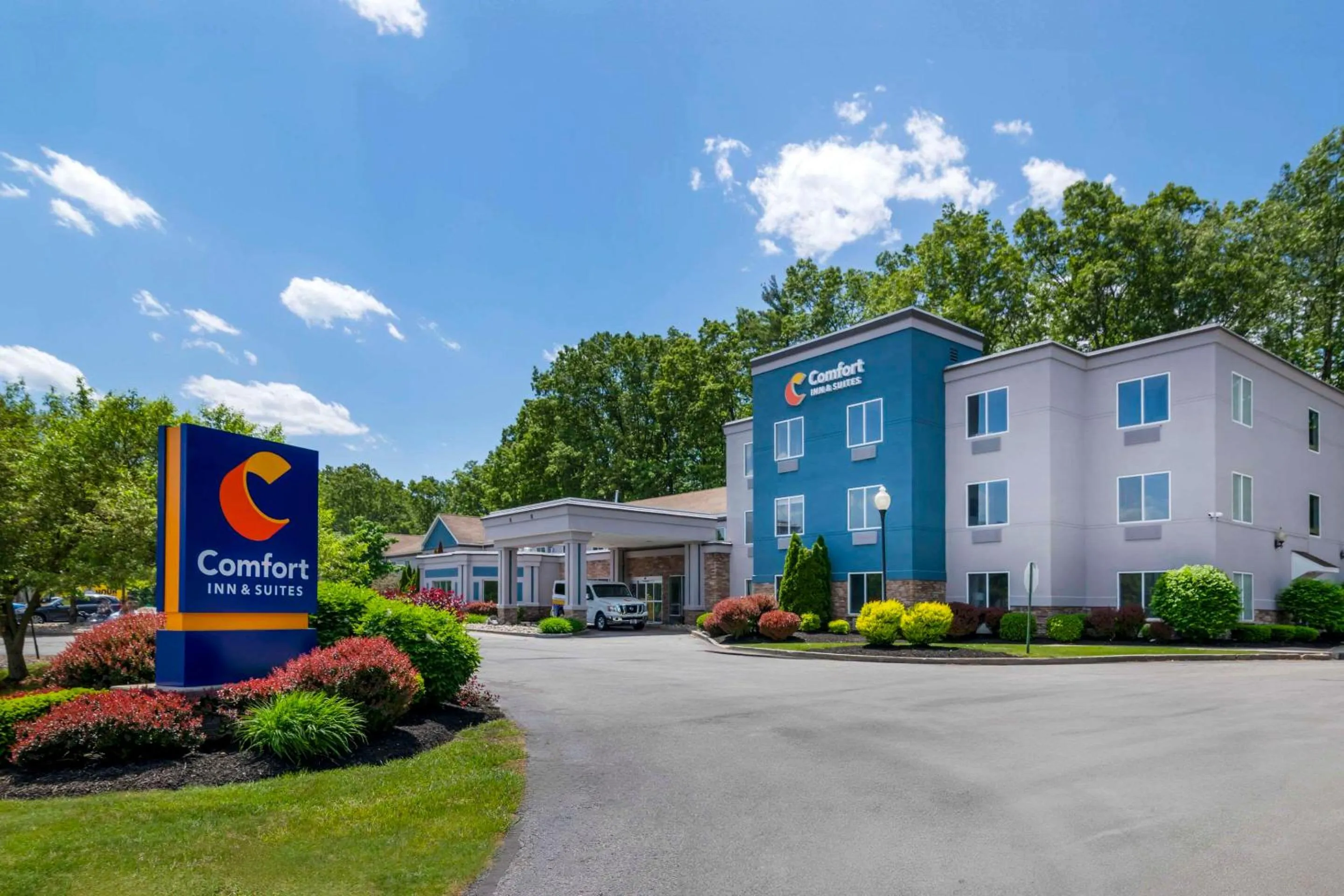 Property building in Comfort Inn & Suites Saratoga Springs