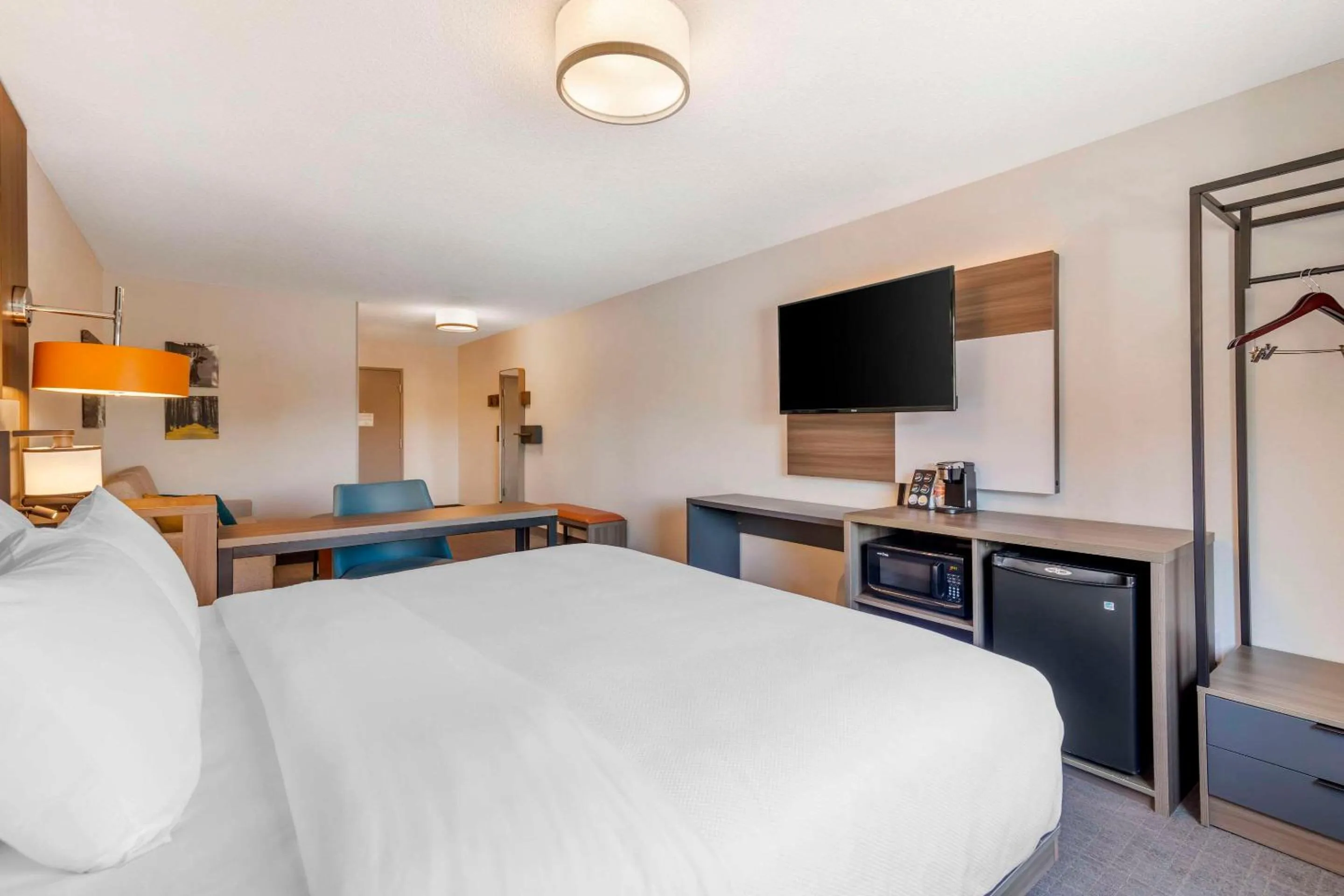 Bedroom, Bed in Comfort Inn & Suites Saratoga Springs