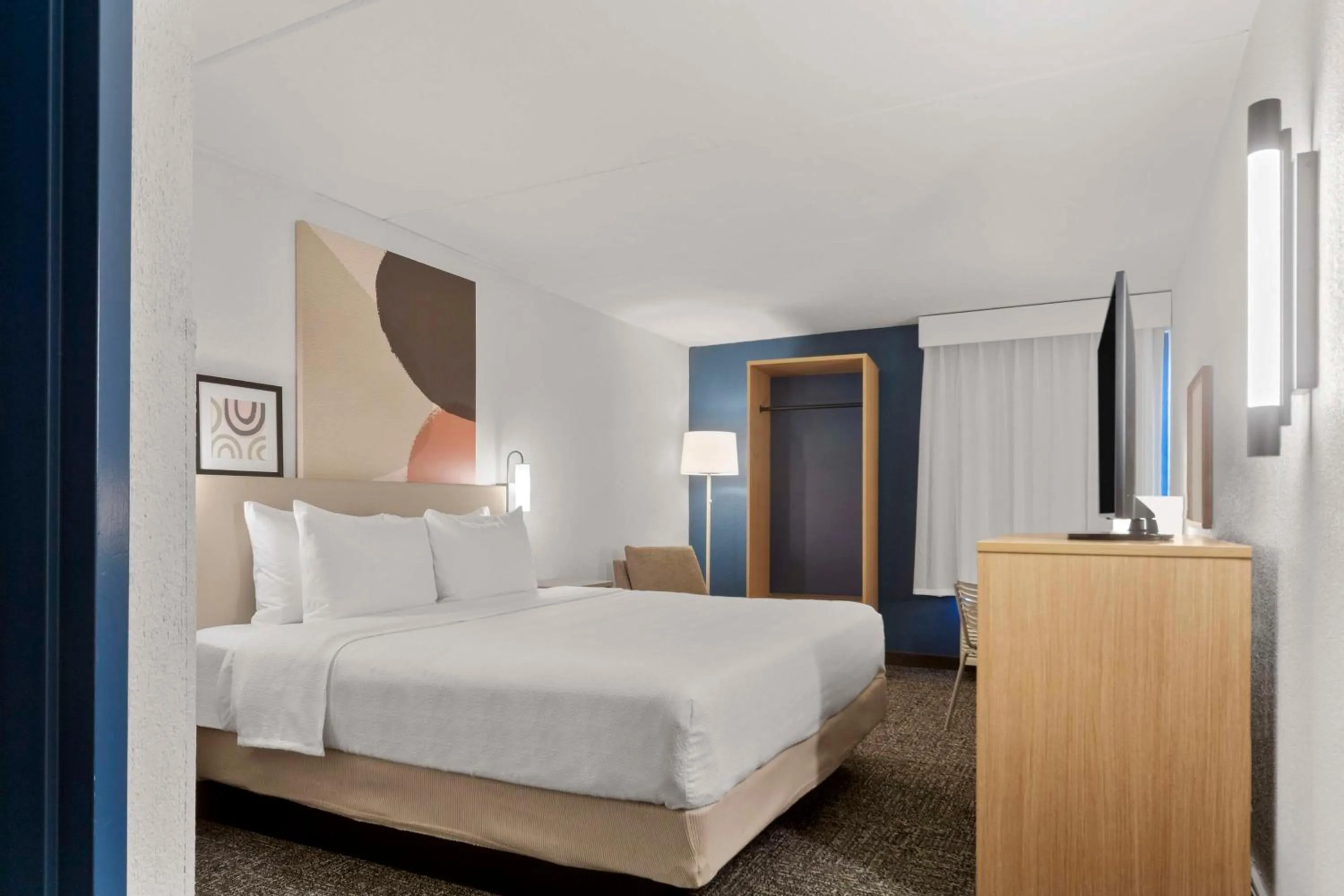 Bed in Spark By Hilton Grand Prairie