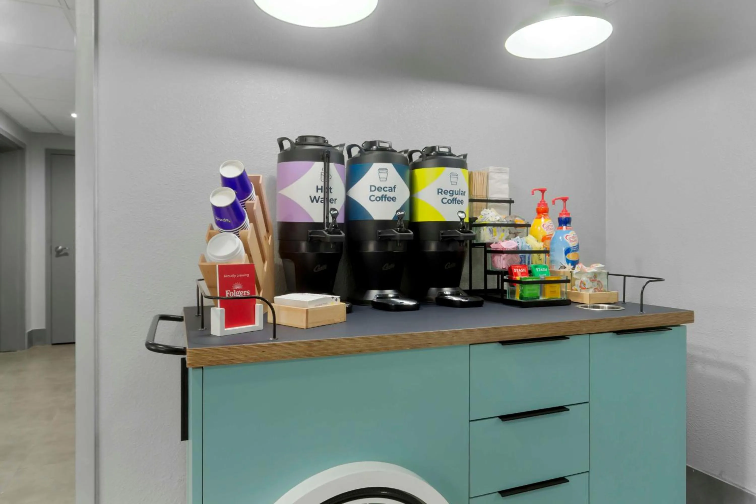 Dining area in Spark By Hilton Grand Prairie