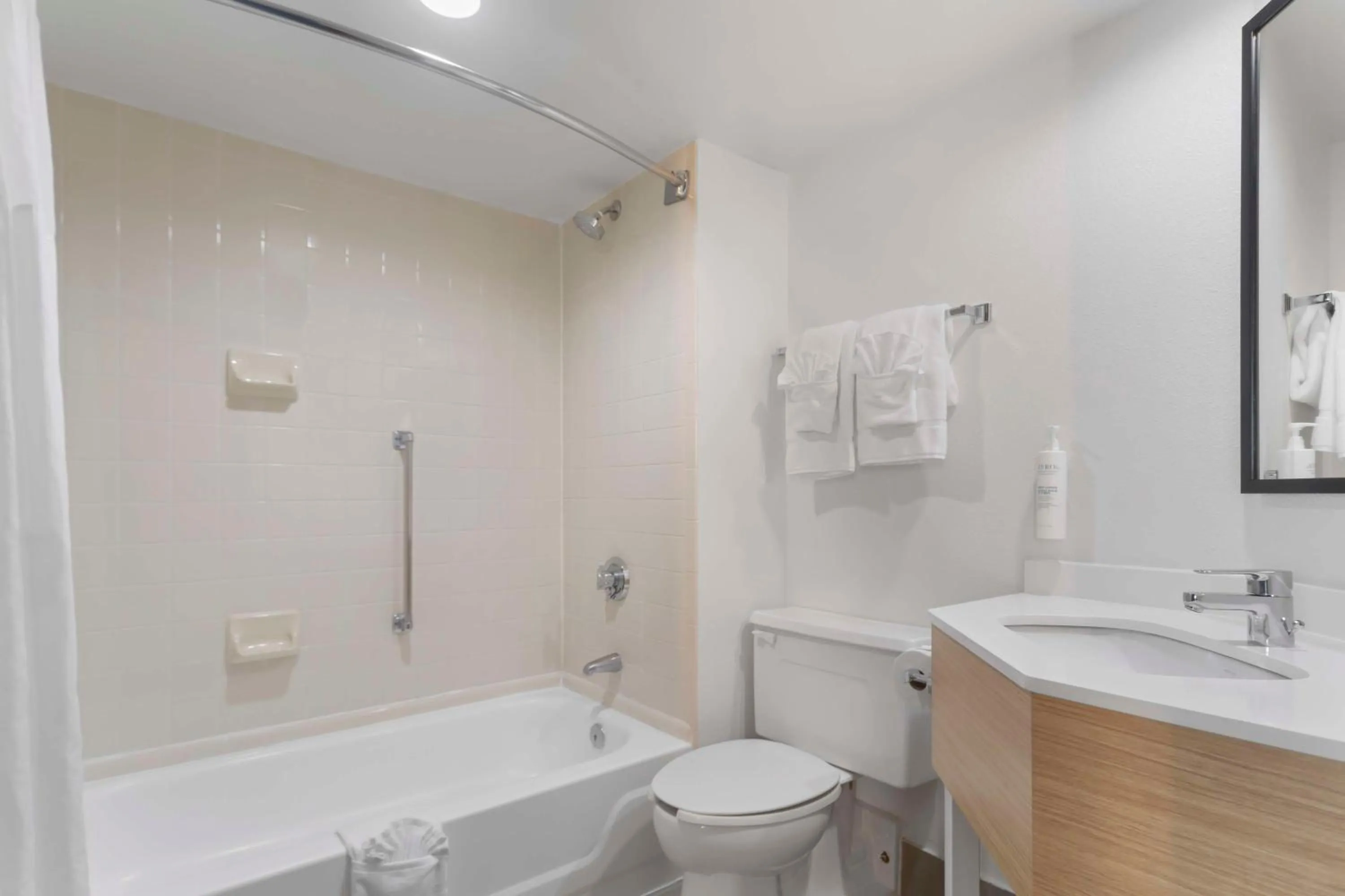 Bathroom in Spark By Hilton Grand Prairie