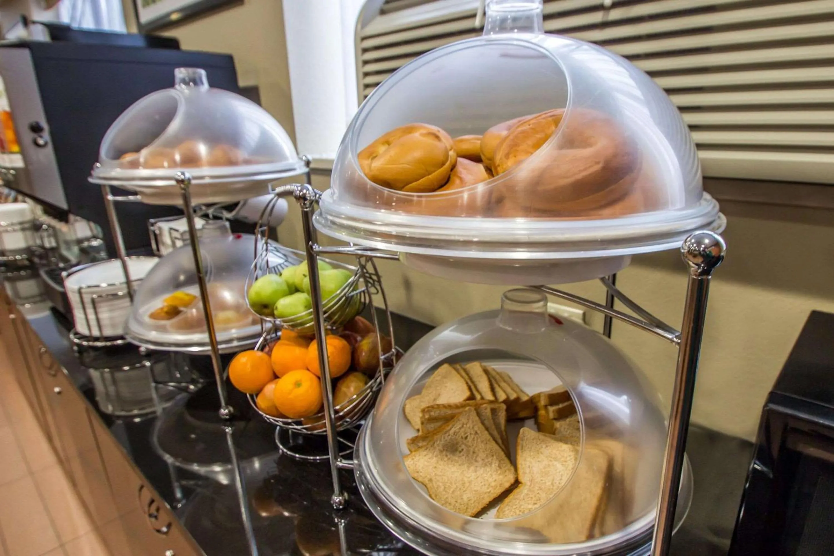 Restaurant/places to eat in Sleep Inn JFK Airport Rockaway Blvd