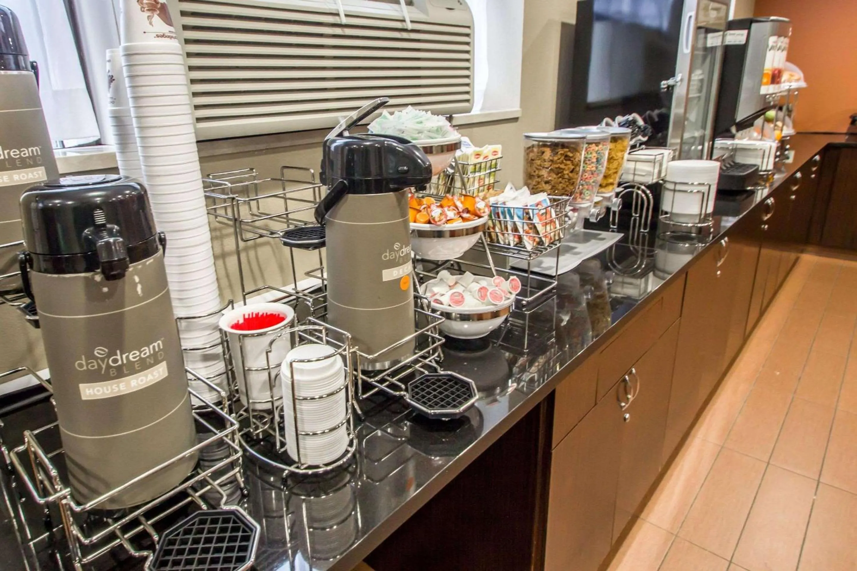 Restaurant/places to eat in Sleep Inn JFK Airport Rockaway Blvd