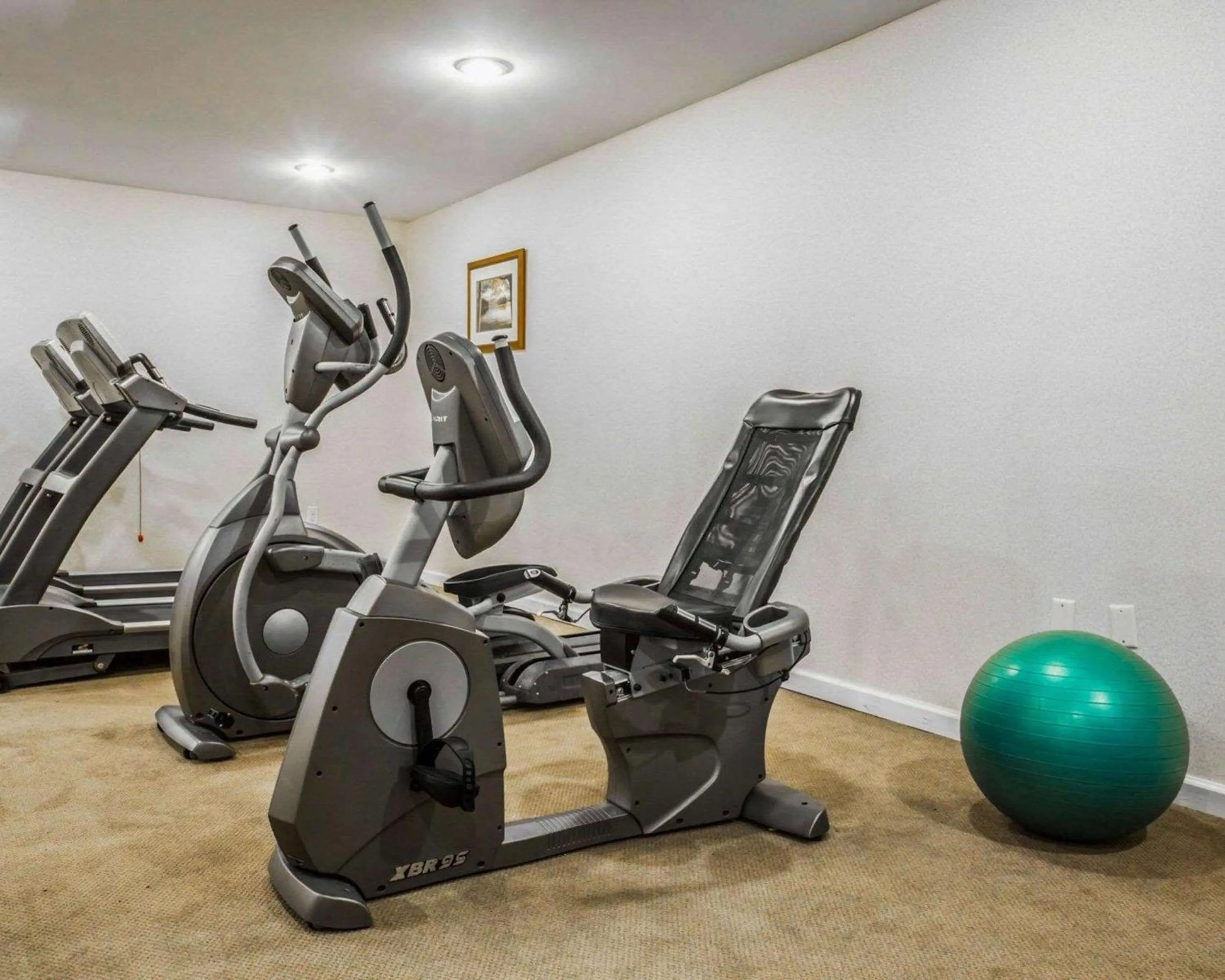Fitness centre/facilities in Clarion Inn & Suites at the Outlets of Lake George