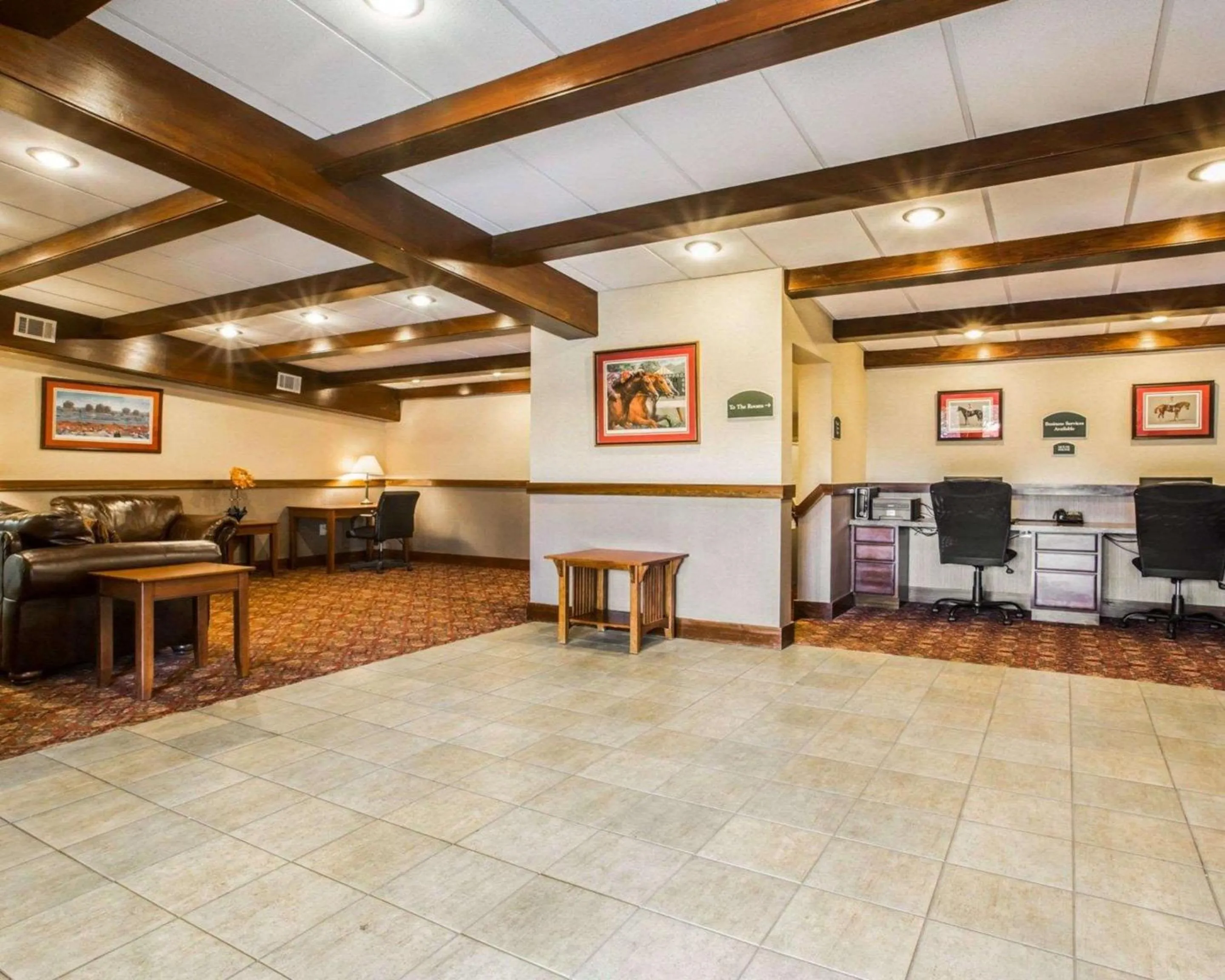 Lobby or reception in Clarion Inn & Suites at the Outlets of Lake George