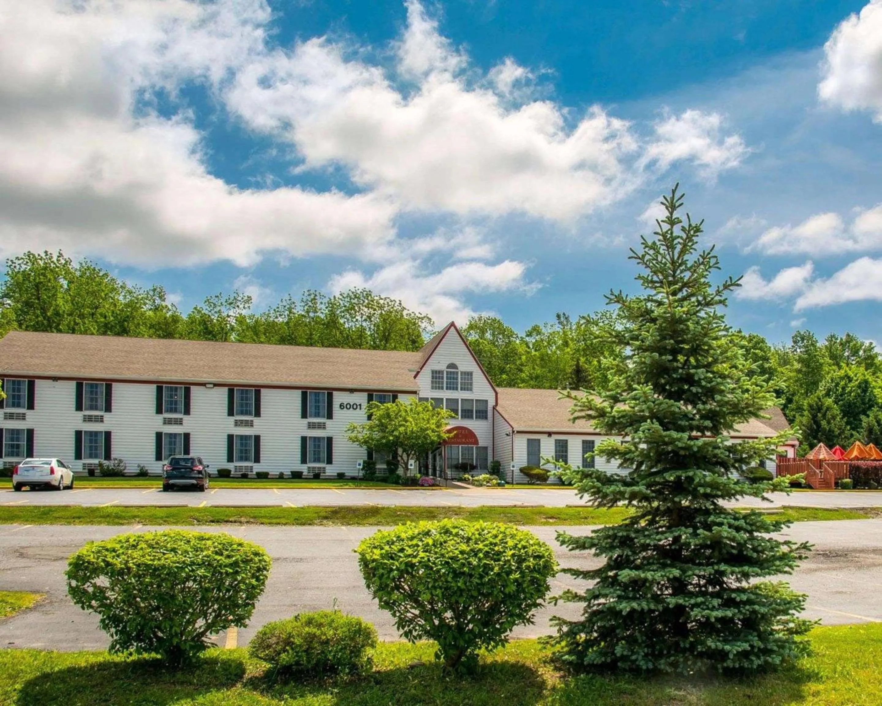 Property building in Rodeway Inn Lakeville - Finger Lakes Area