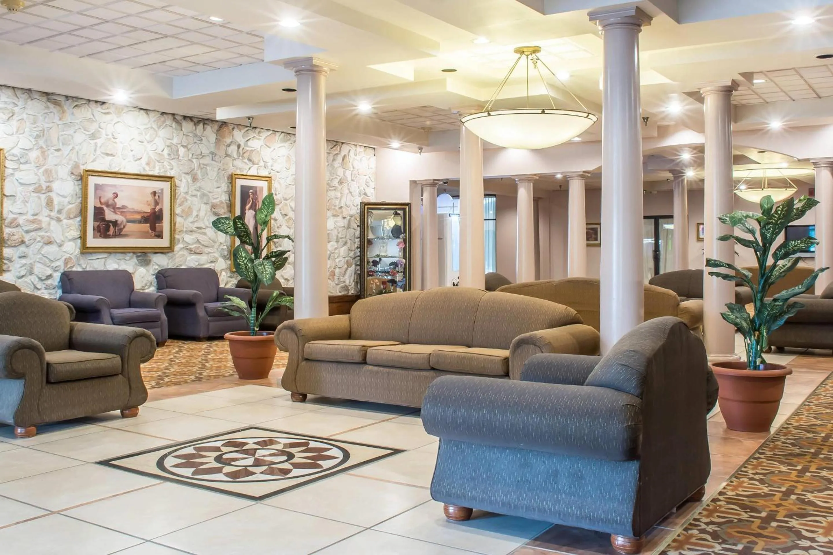 Lobby or reception in Quality Inn & Suites Palm Island Indoor Waterpark