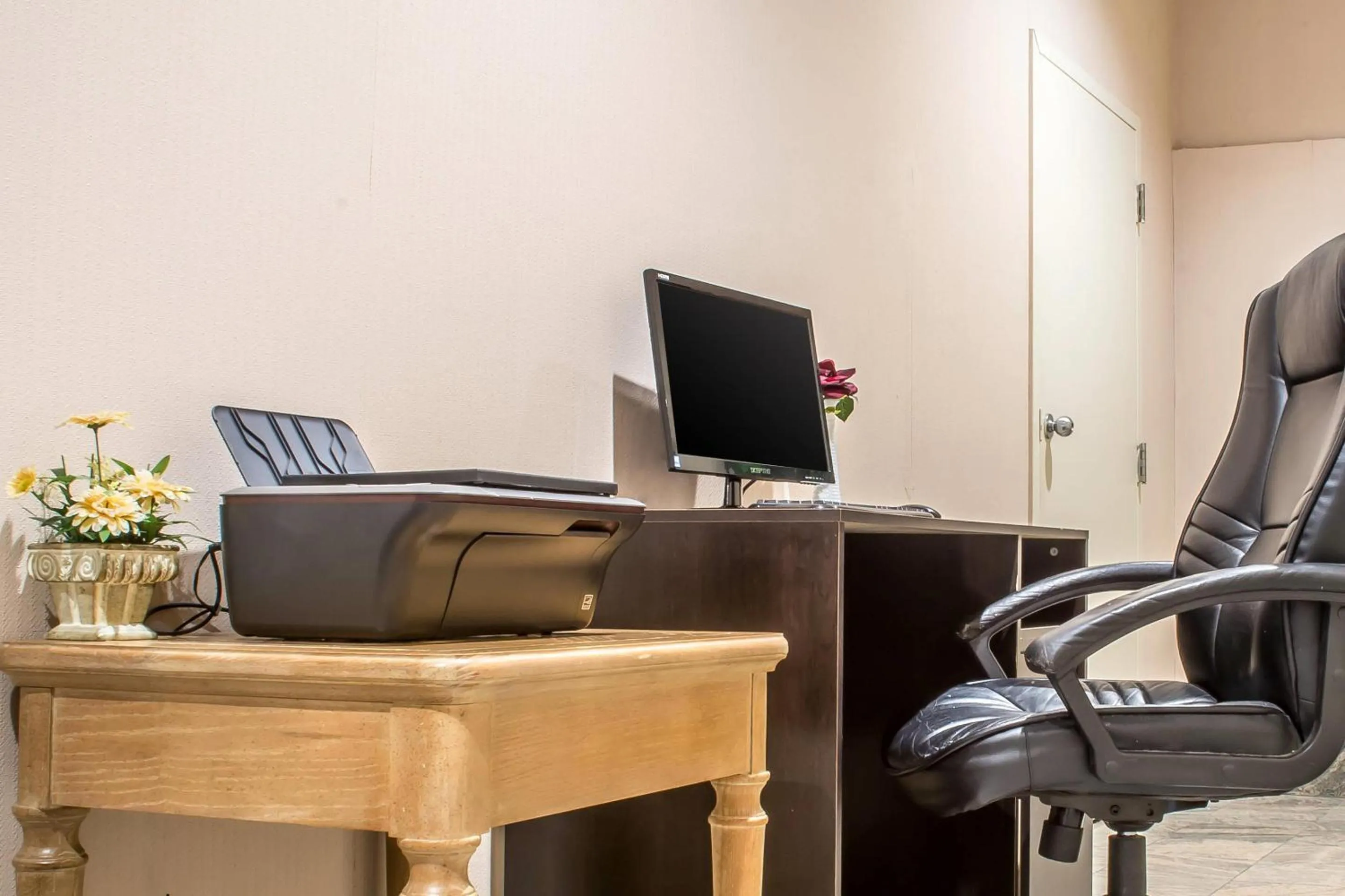 Business facilities in Quality Inn & Suites Palm Island Indoor Waterpark