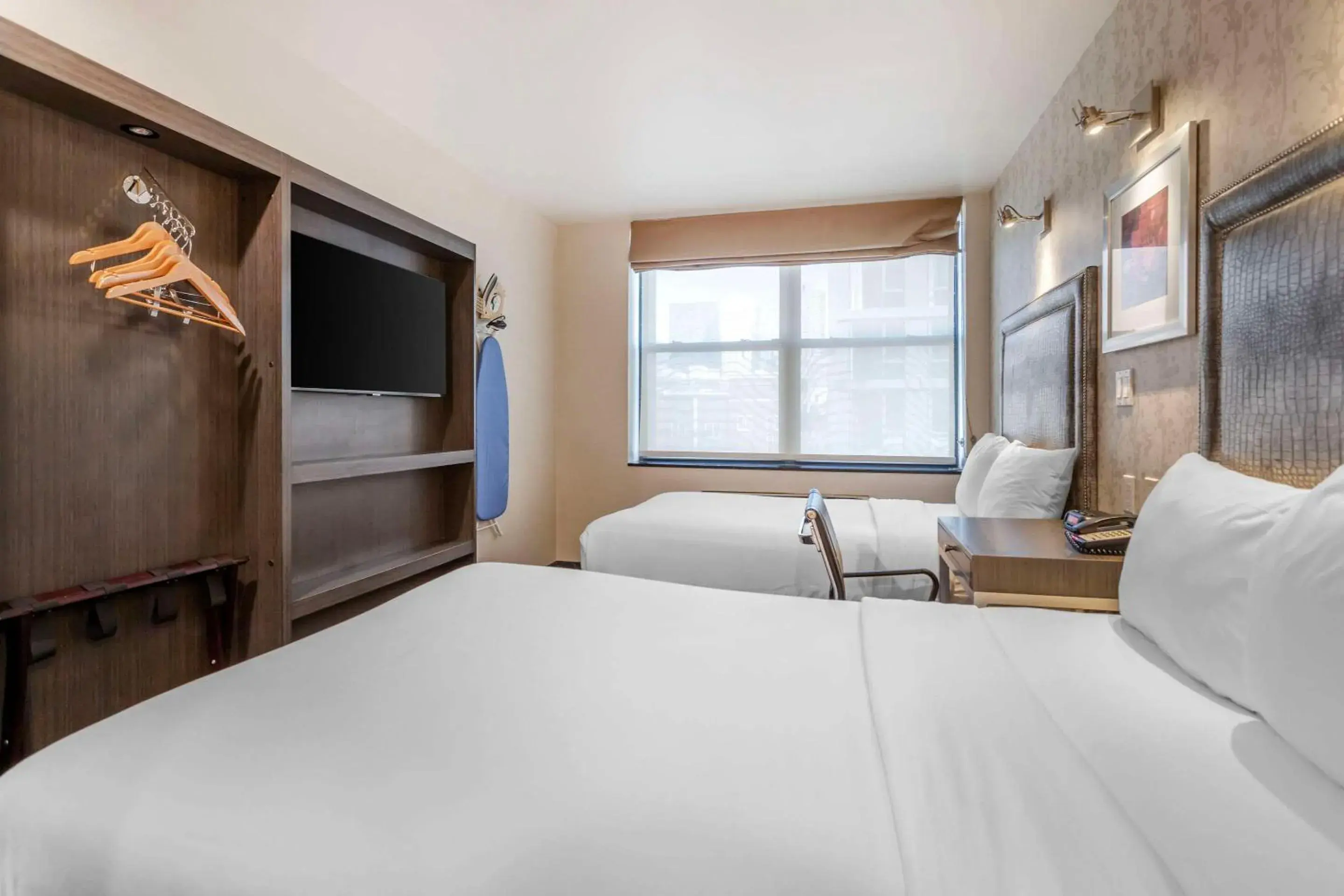 Standard Room with 2 Twin Beds in Comfort Inn Manhattan - Midtown West Standard Room with 2 Twin Beds in Comfort Inn Manhattan - Midtown West