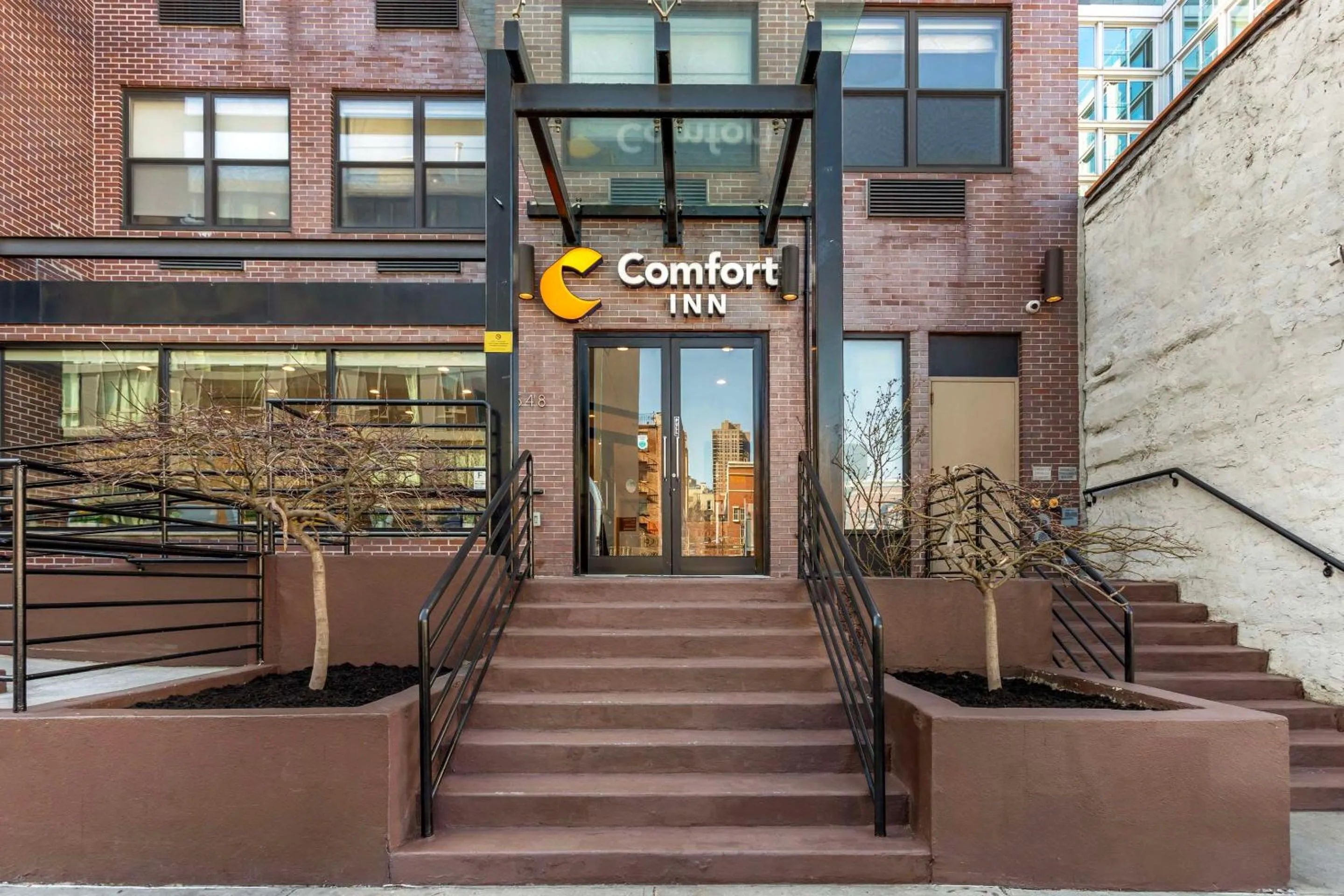 Property building in Comfort Inn Manhattan - Midtown West