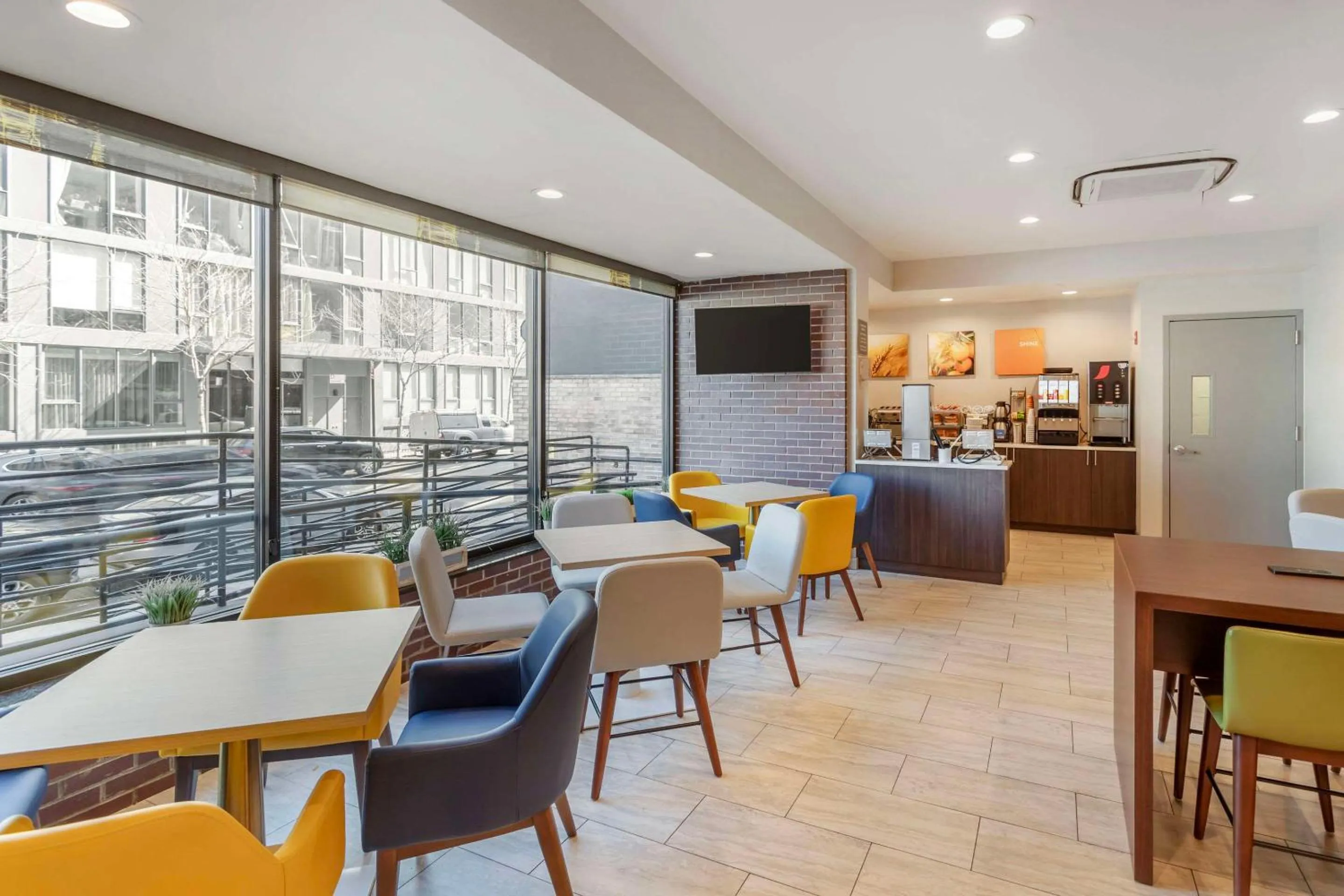 Breakfast in Comfort Inn Manhattan - Midtown West