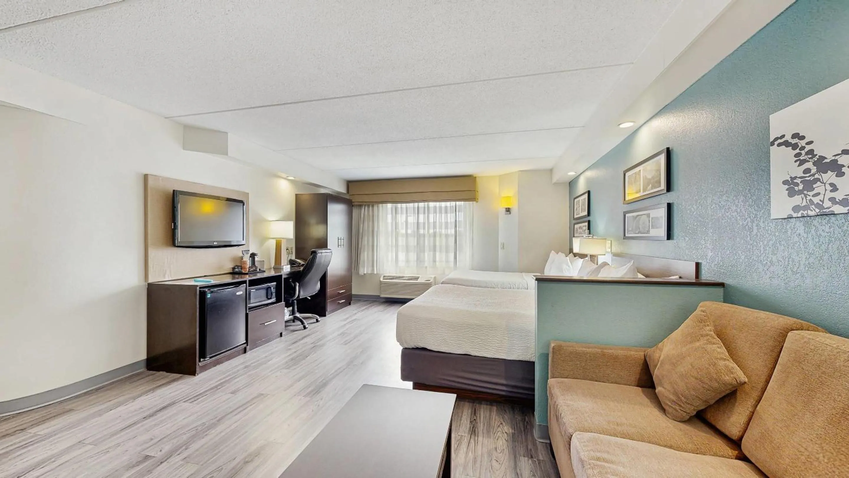 Bedroom, Bed in Sleep Inn & Suites Buffalo Airport