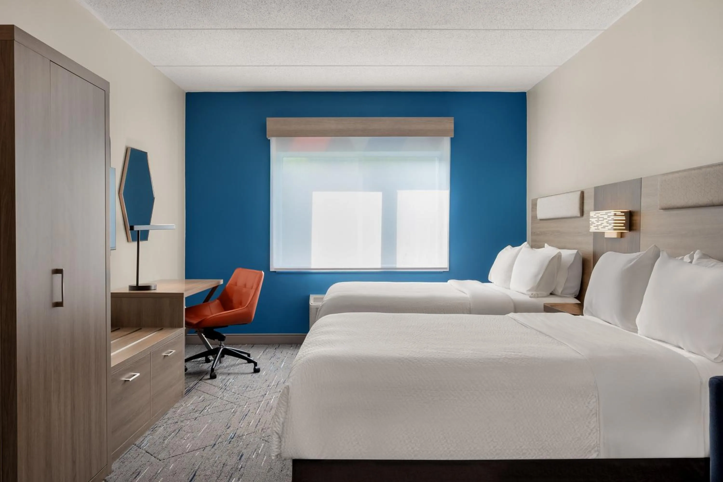 Photo of the whole room, Bed in Holiday Inn Express & Suites Hawthorne - Elmsford North by IHG