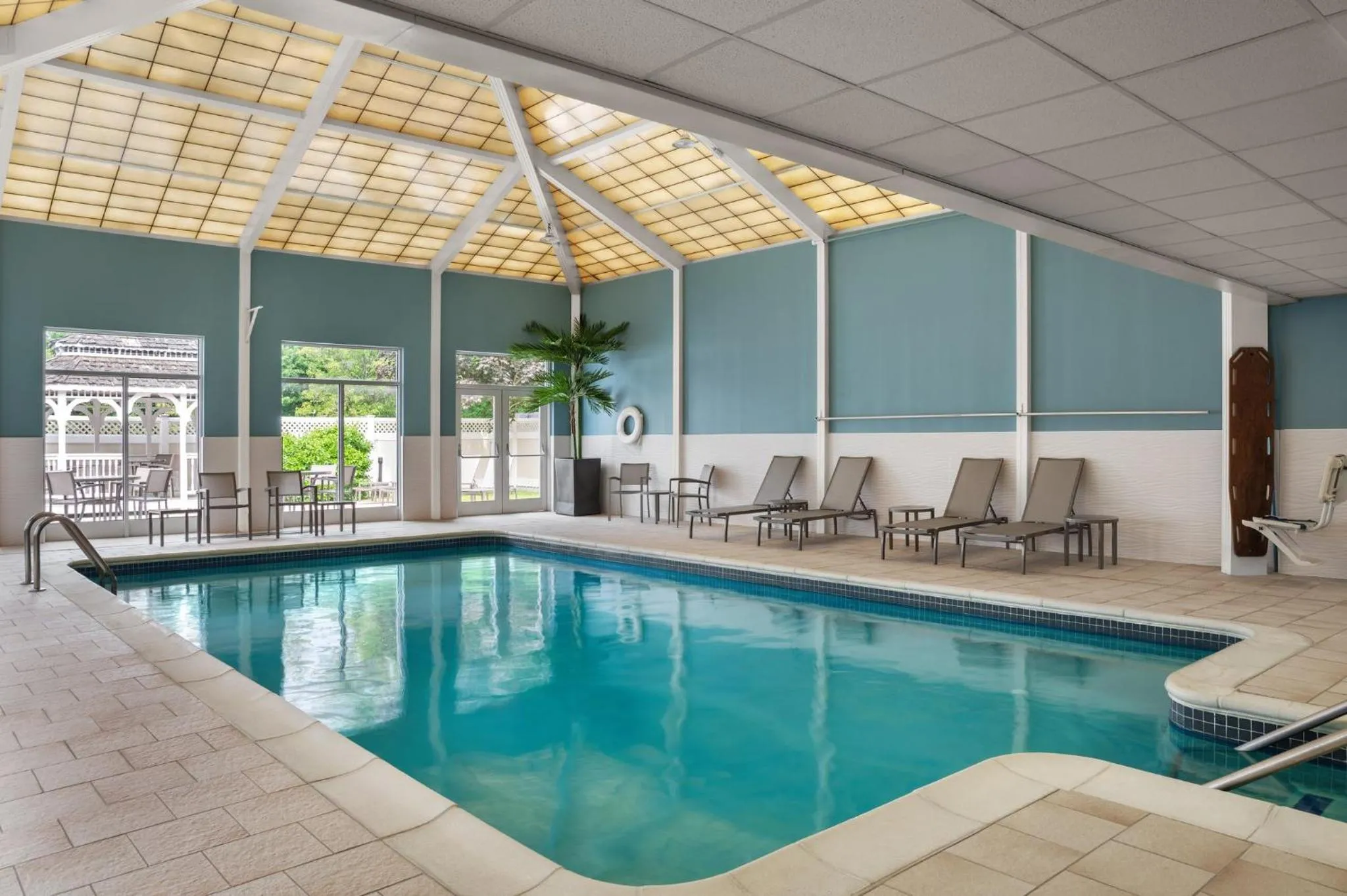 Swimming pool in Holiday Inn Express & Suites Hawthorne - Elmsford North by IHG