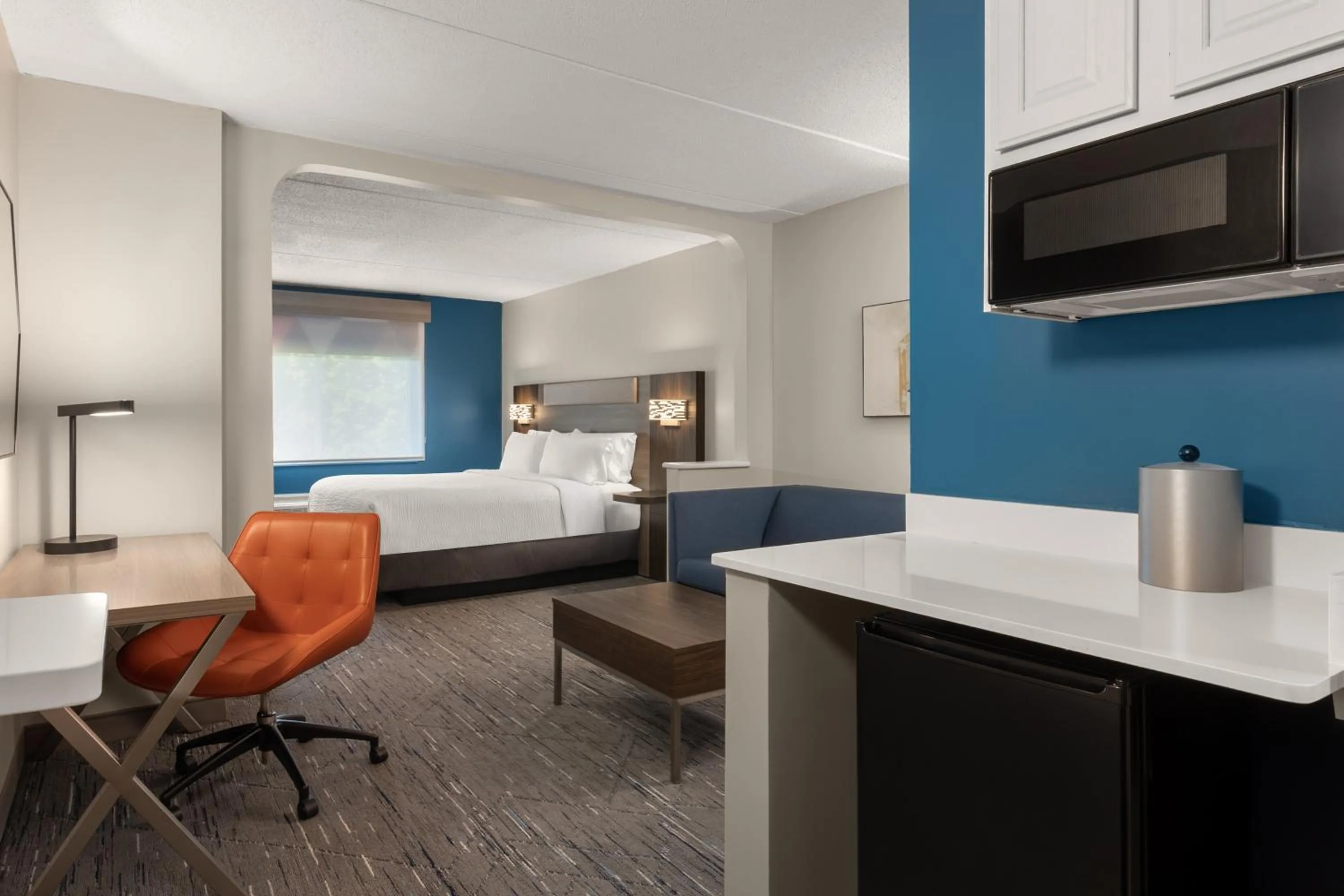 Photo of the whole room, Bed in Holiday Inn Express & Suites Hawthorne - Elmsford North by IHG