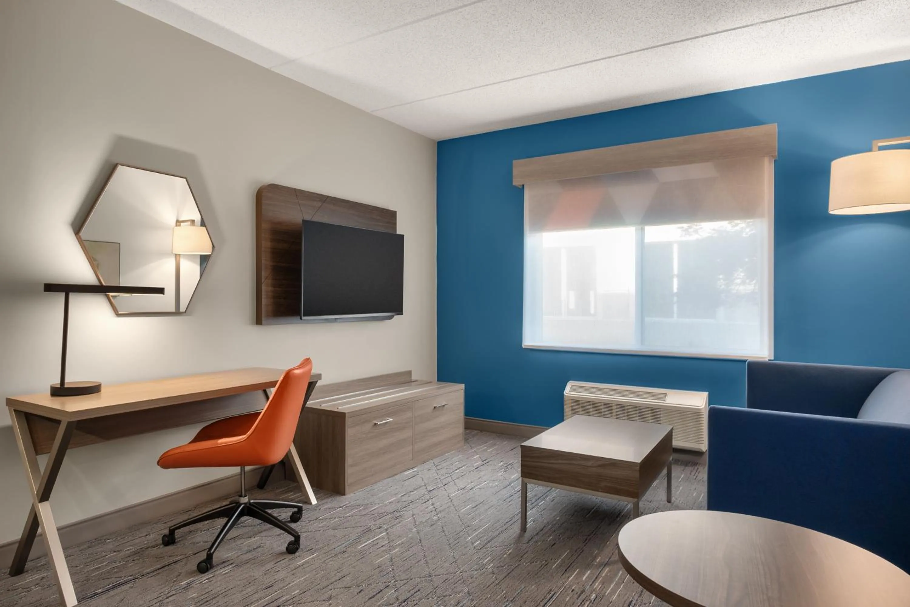 Photo of the whole room in Holiday Inn Express & Suites Hawthorne - Elmsford North by IHG