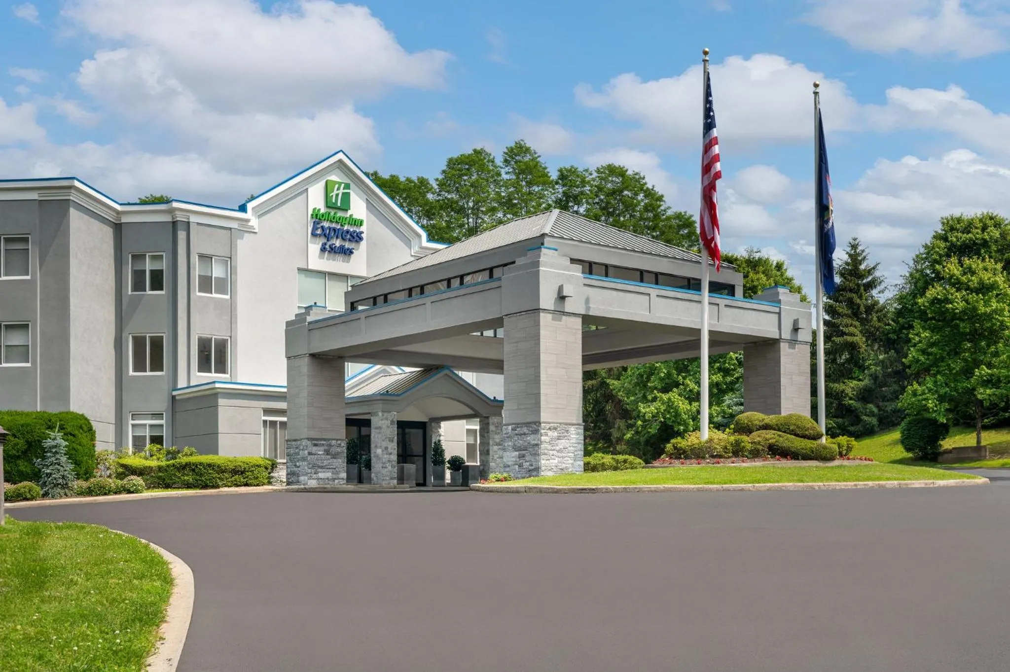 Property building in Holiday Inn Express & Suites Hawthorne - Elmsford North by IHG