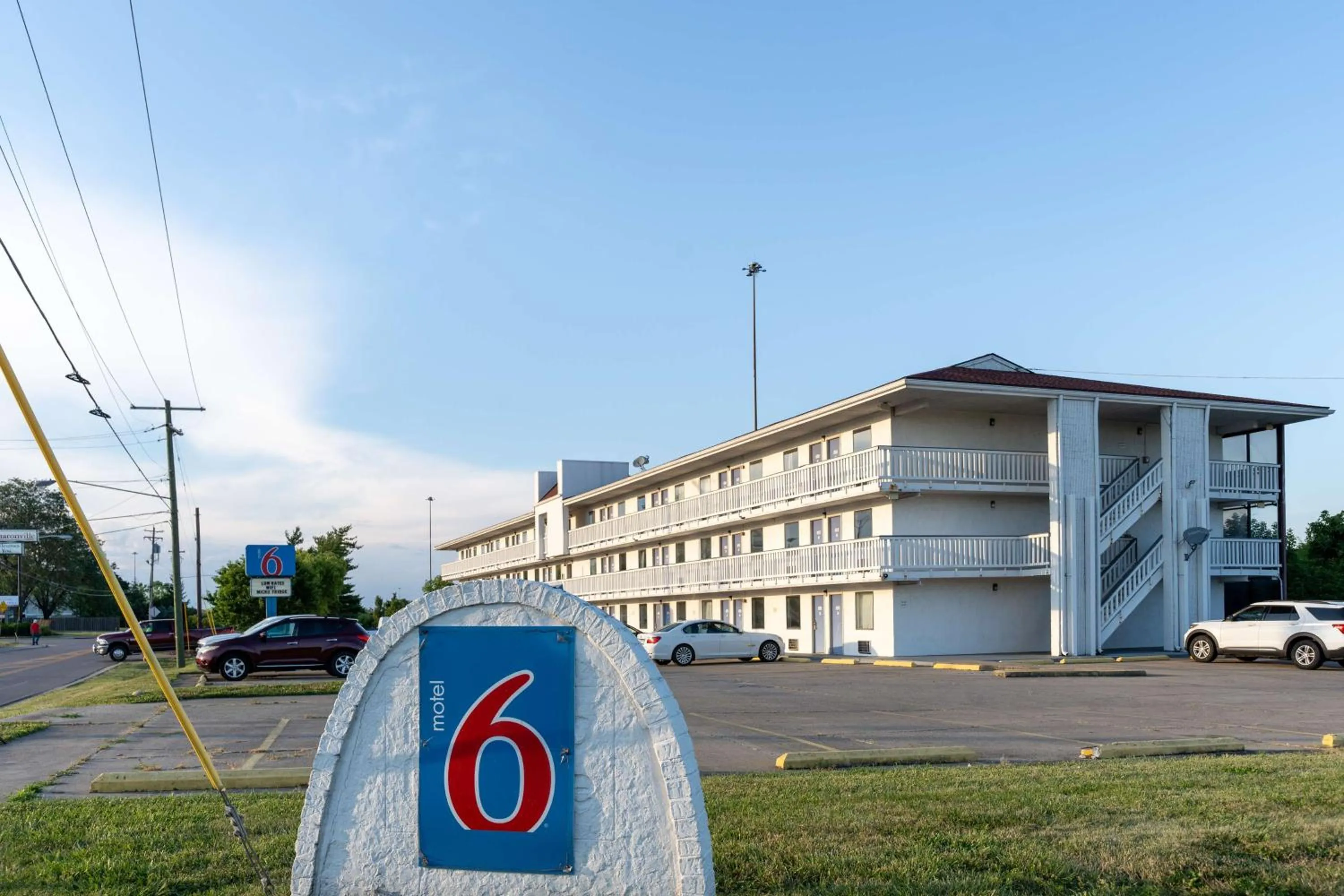 Property building in Motel 6-Cincinnati, OH
