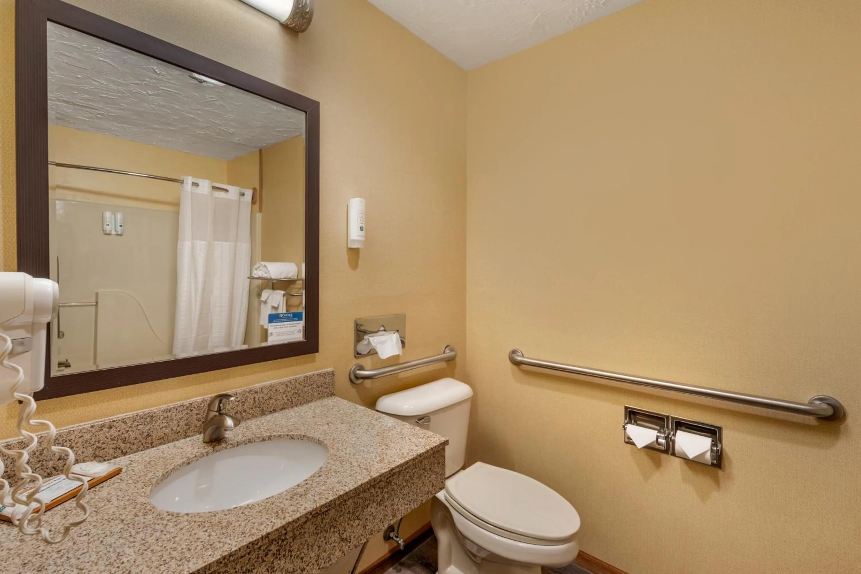 Bathroom in Quality Inn Greenville North