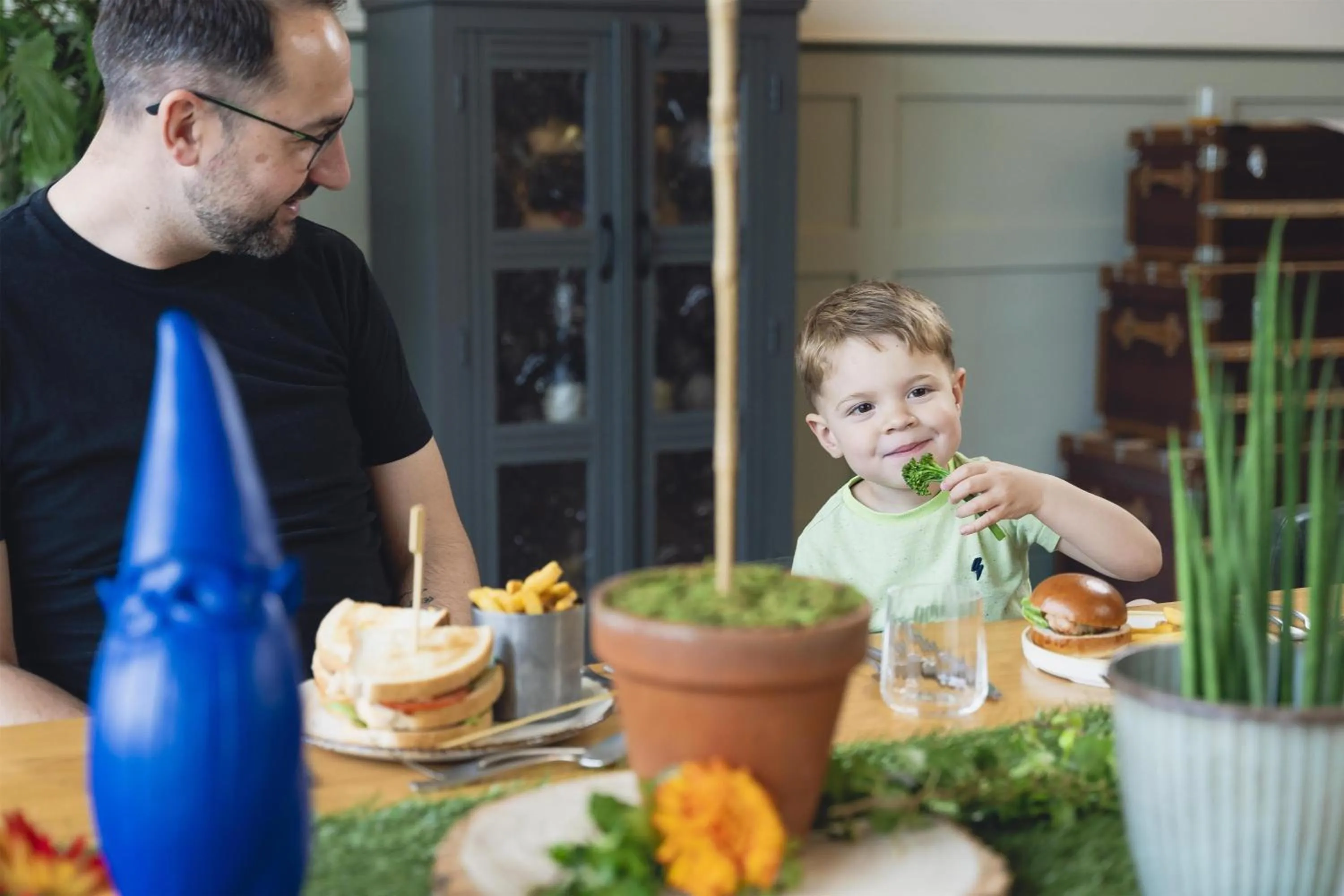 Restaurant/places to eat in Hilton Reading