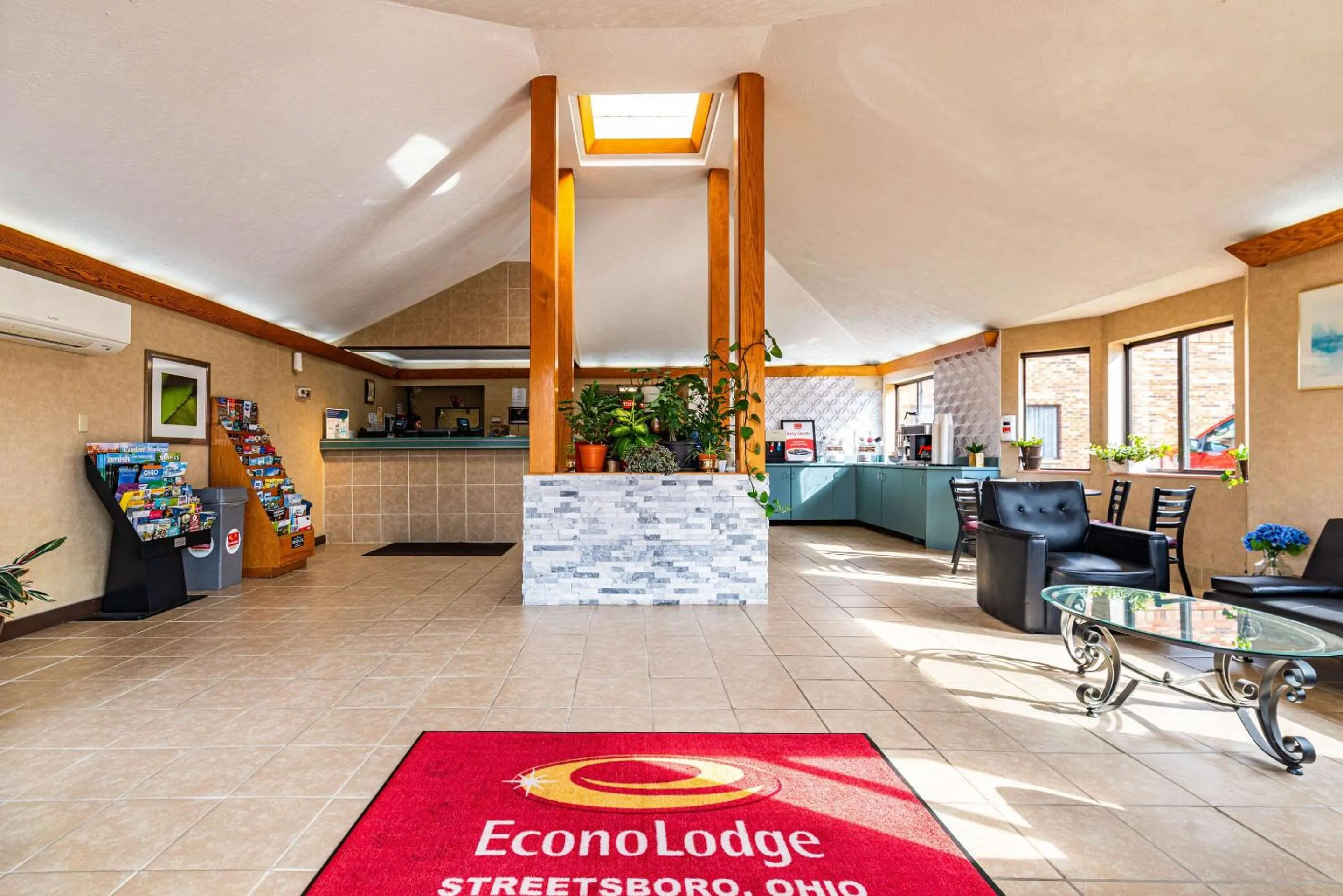 Lobby or reception in Econo Lodge Cleveland Southeast - Kent