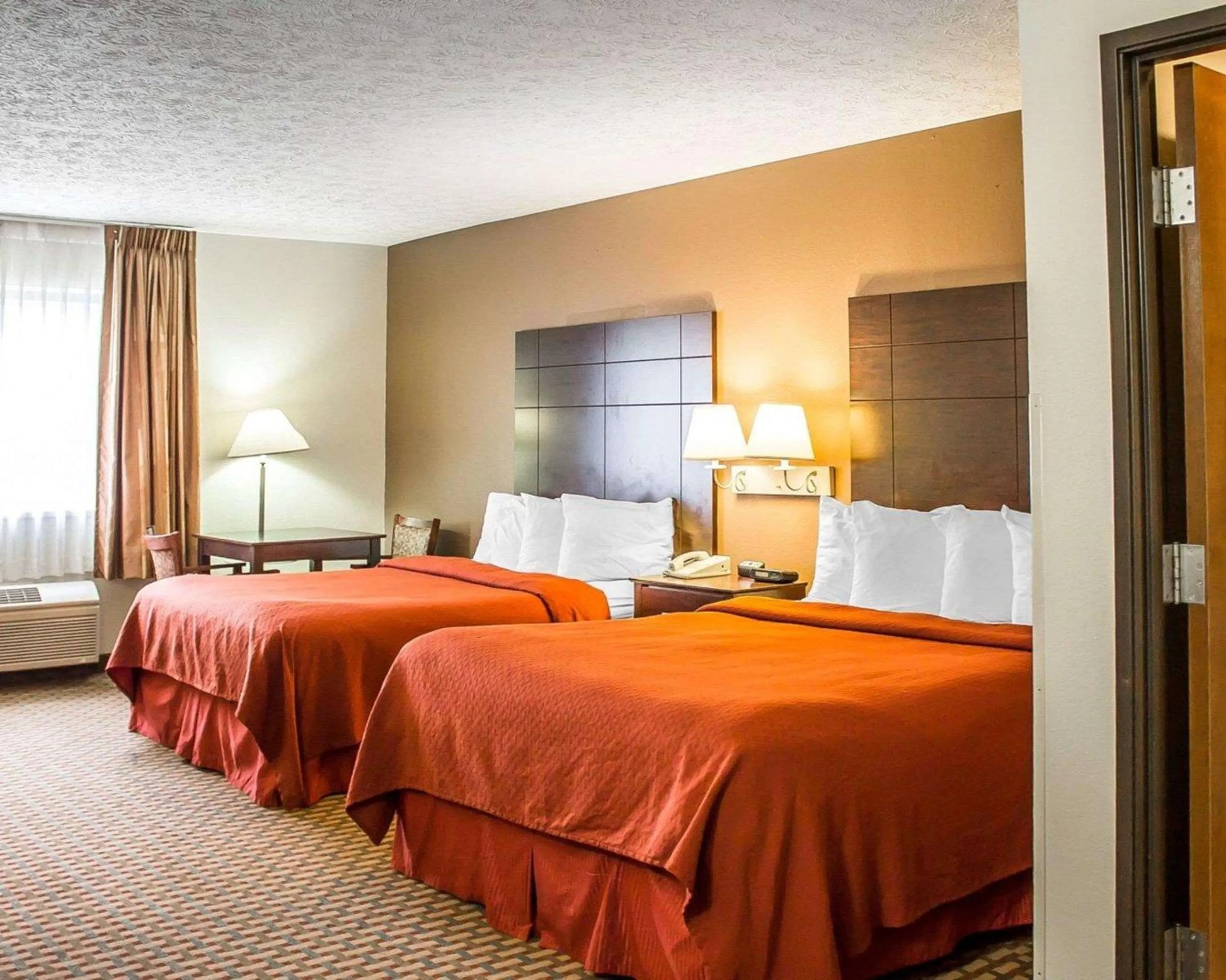 Photo of the whole room, Bed in Quality Inn Elyria