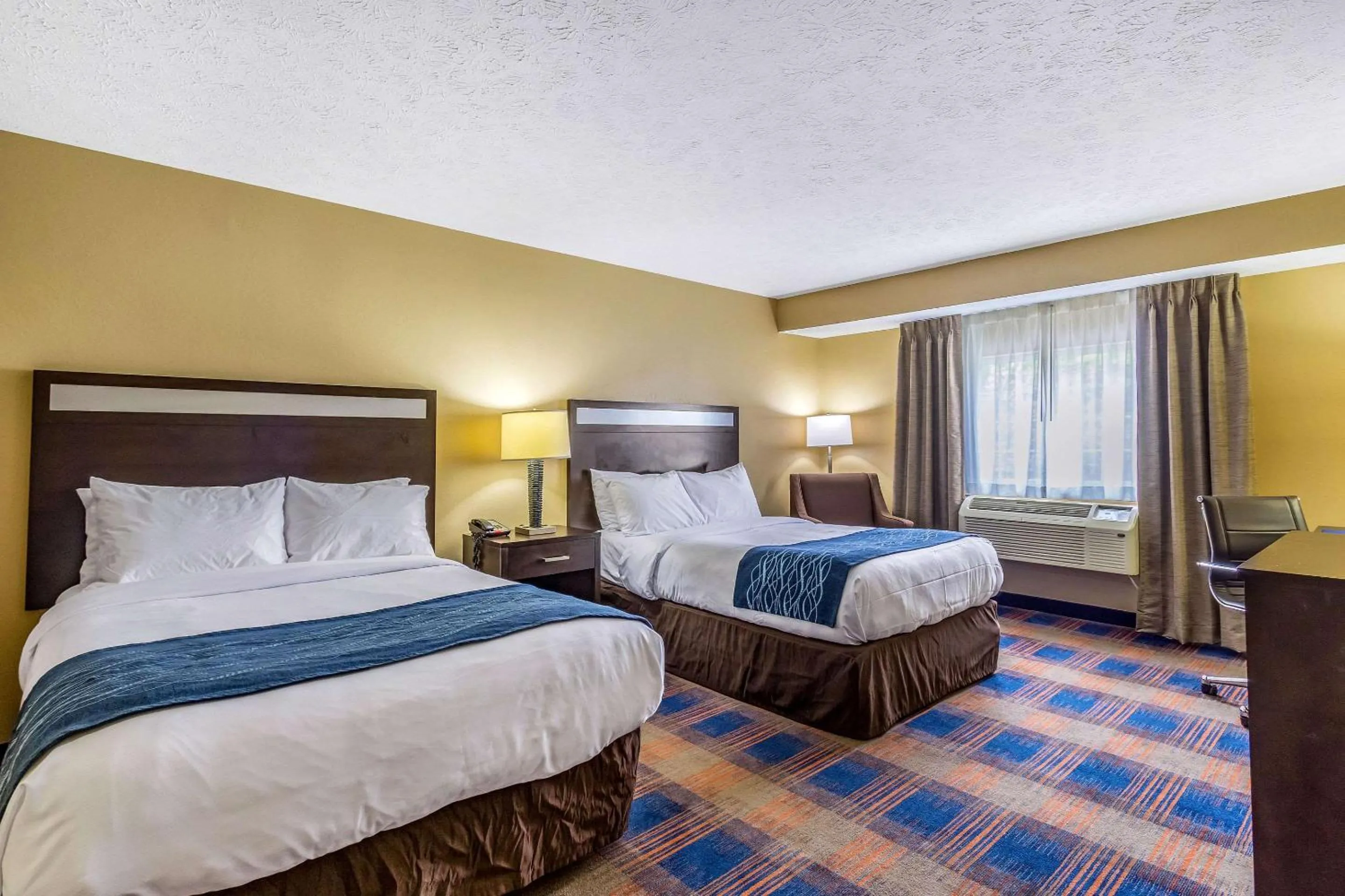 Photo of the whole room, Bed in Comfort Inn Independence - Cleveland