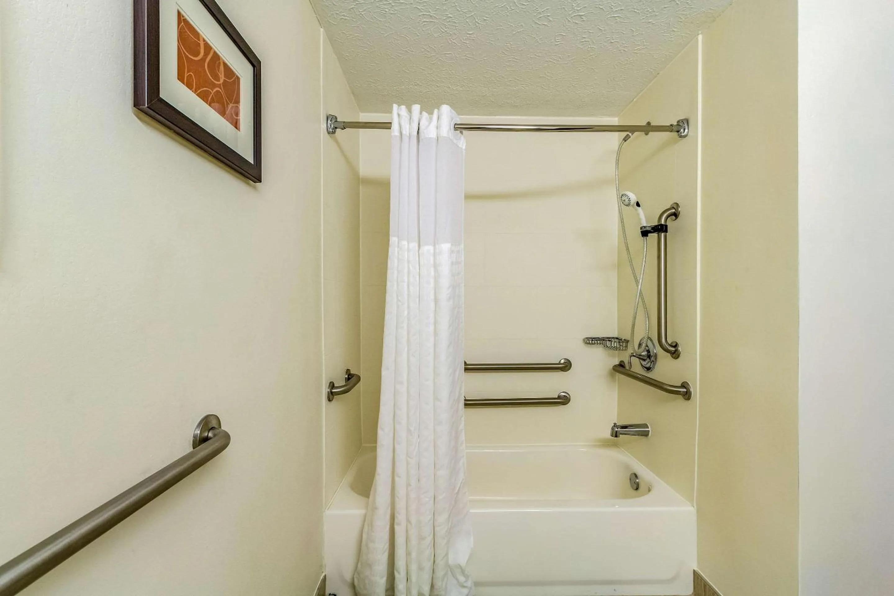 Photo of the whole room in Comfort Inn Independence - Cleveland