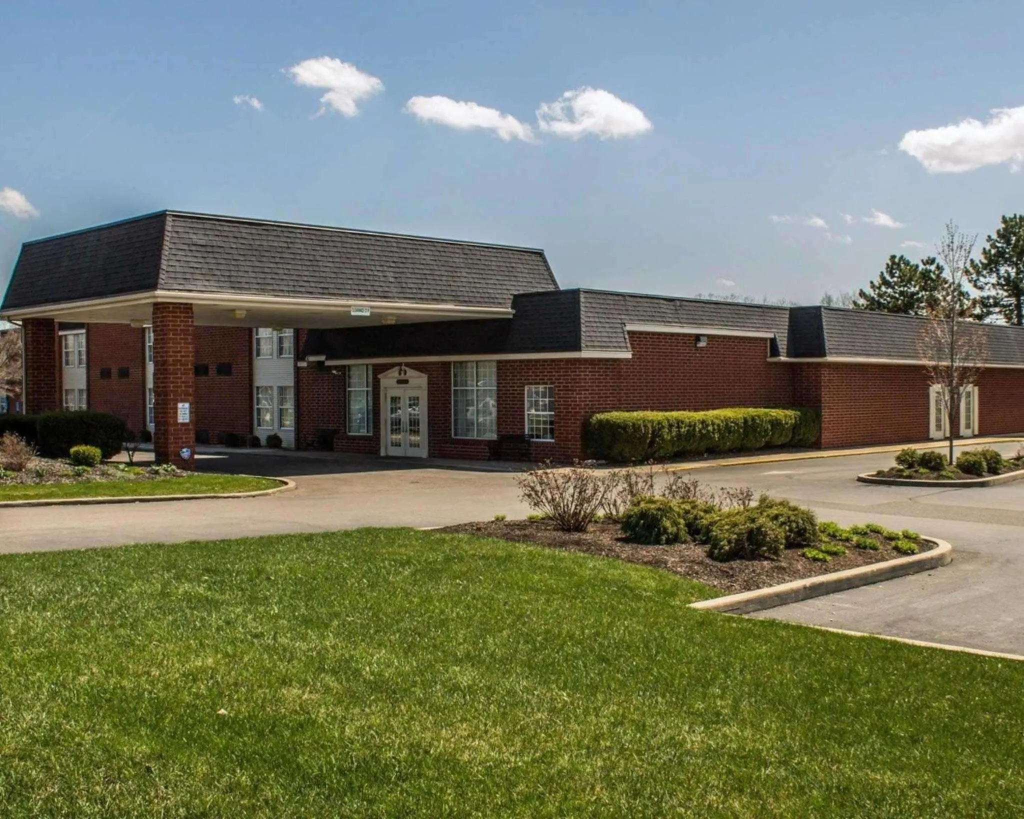 Property Building in Quality Inn & Suites Mansfield