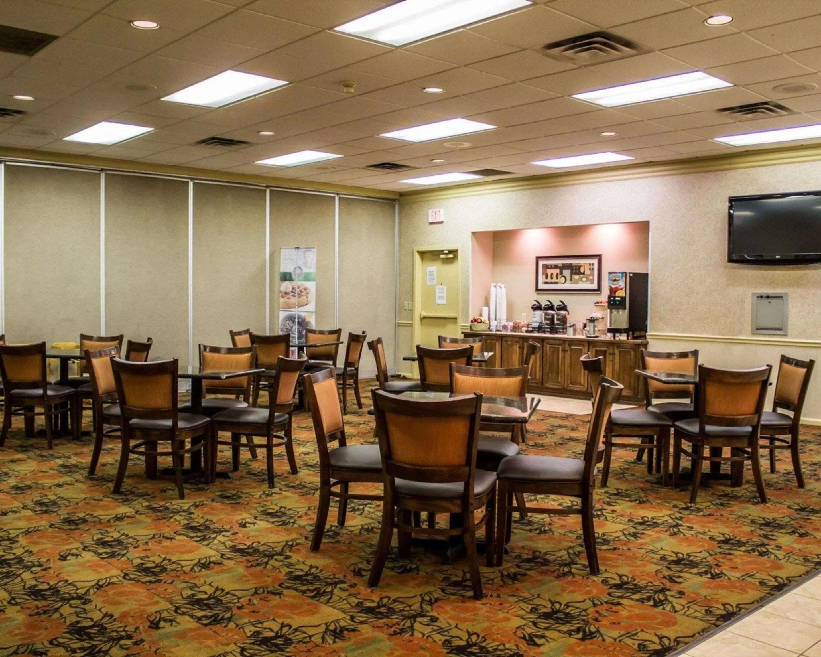 Breakfast, Restaurant/Places to Eat in Quality Inn & Suites Mansfield