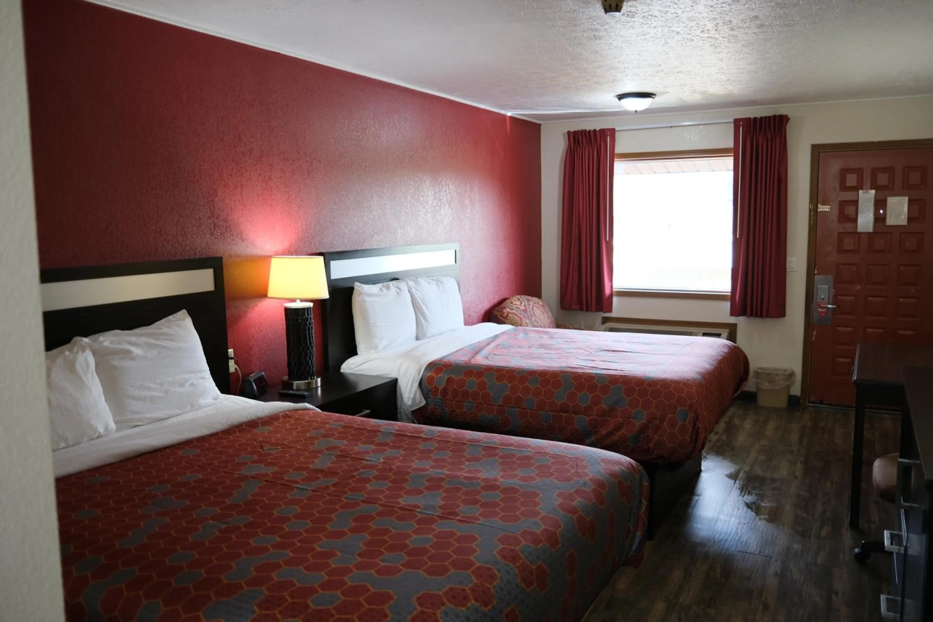 Bedroom, Bed in Econo Lodge Wooster