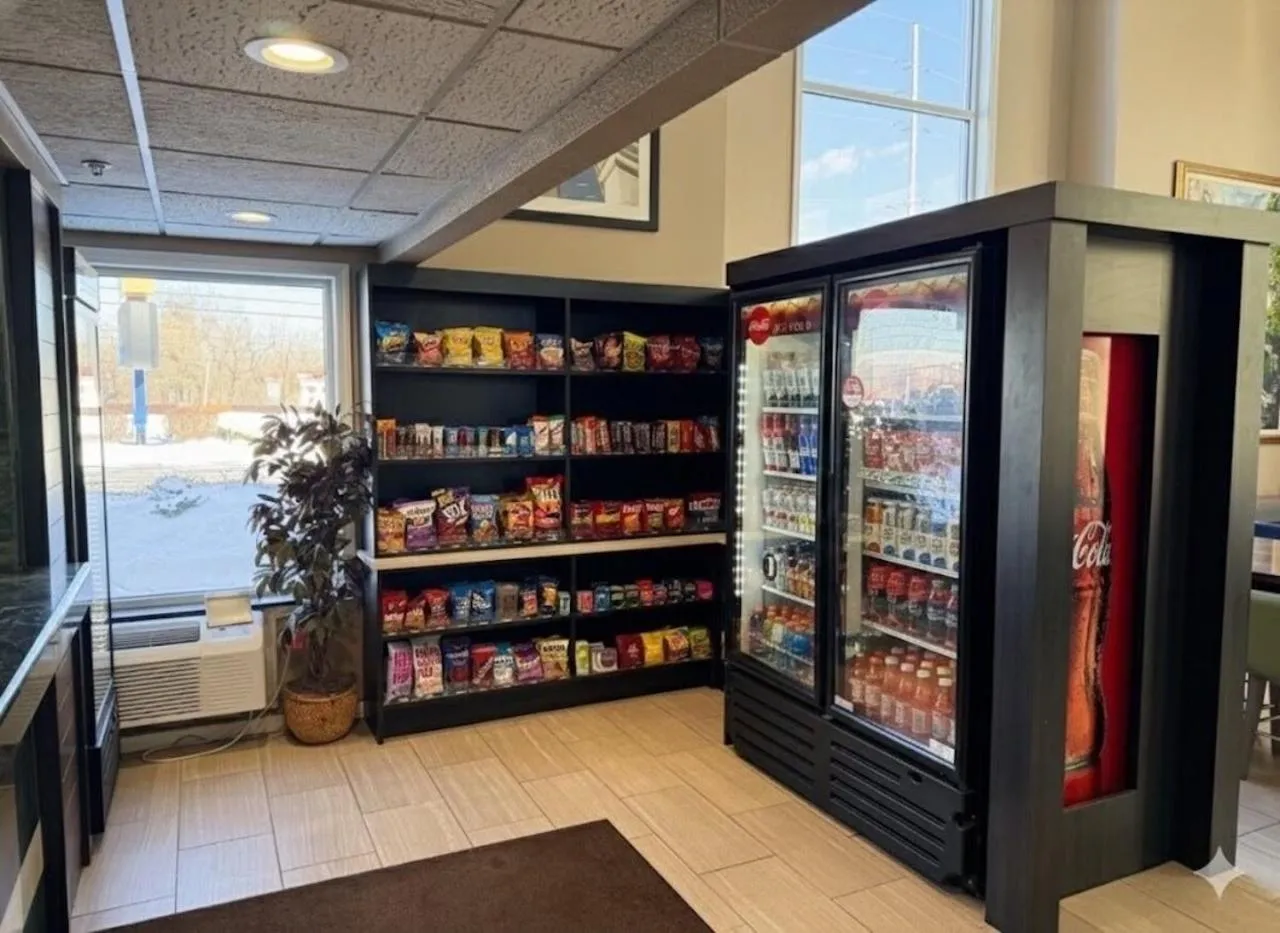 Restaurant/places to eat in Comfort Inn Sandusky