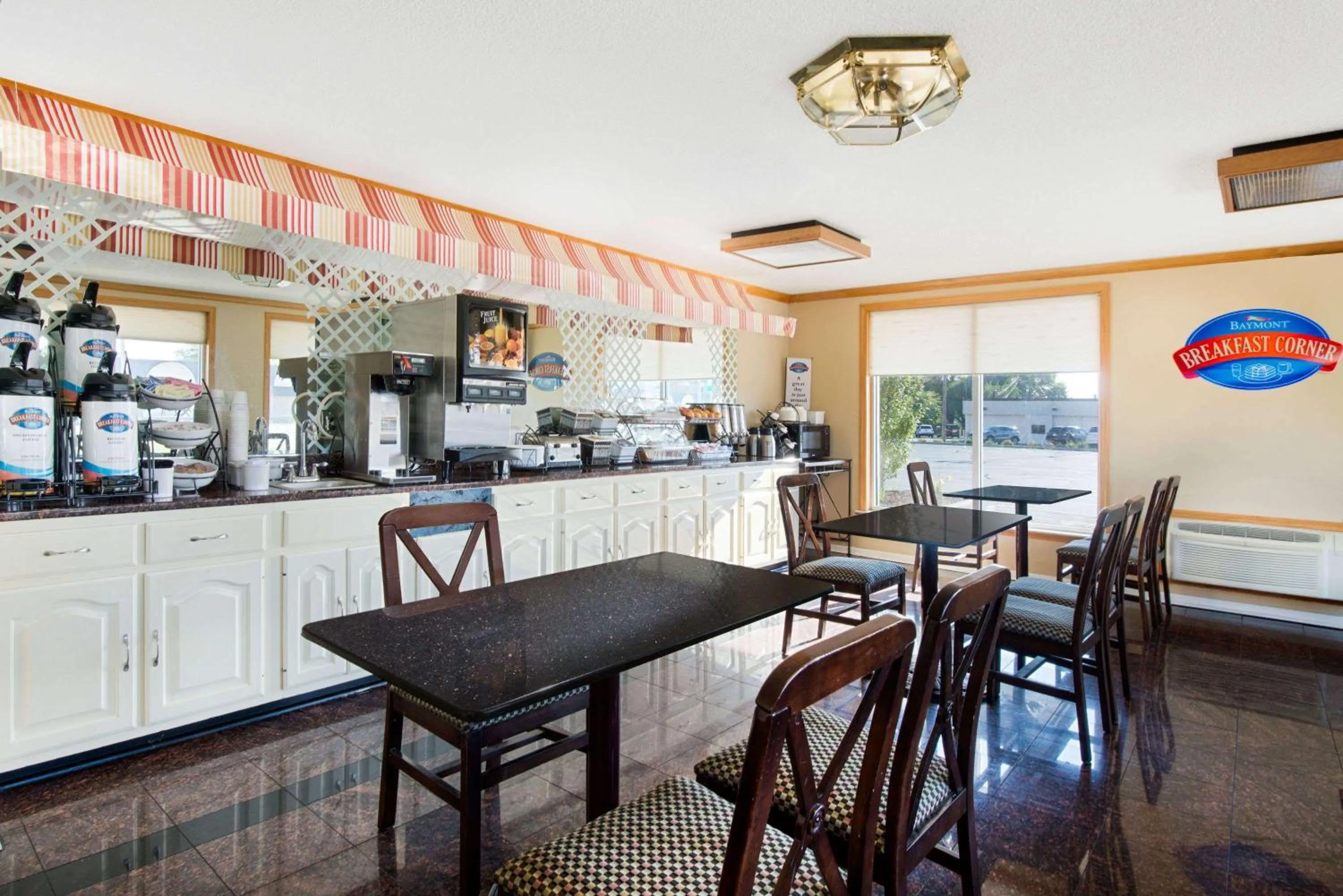 Restaurant/places to eat in Baymont by Wyndham Sandusky