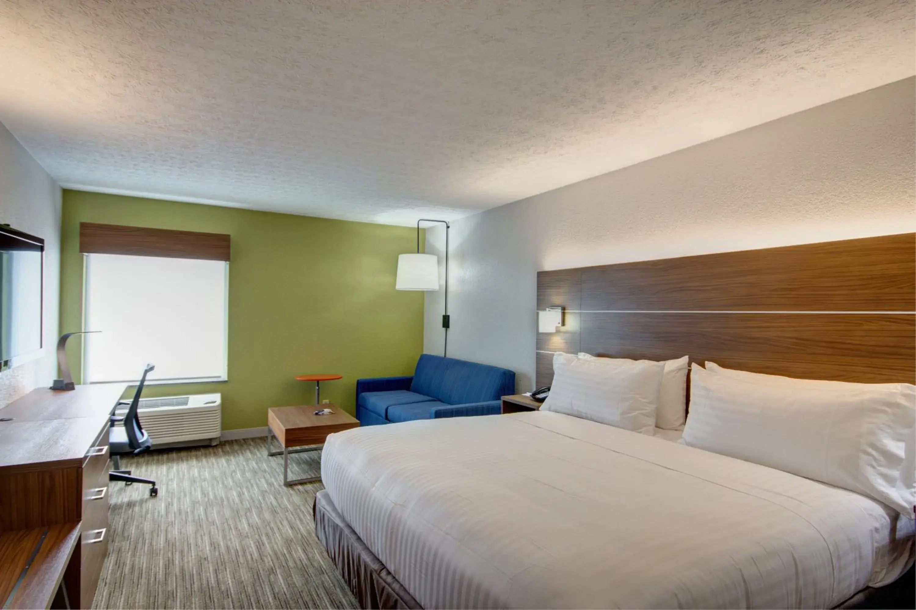 King Suite with Sofa Bed in Holiday Inn Express Columbus South - Obetz by IHG King Suite with Sofa Bed in Holiday Inn Express Columbus South - Obetz by IHG