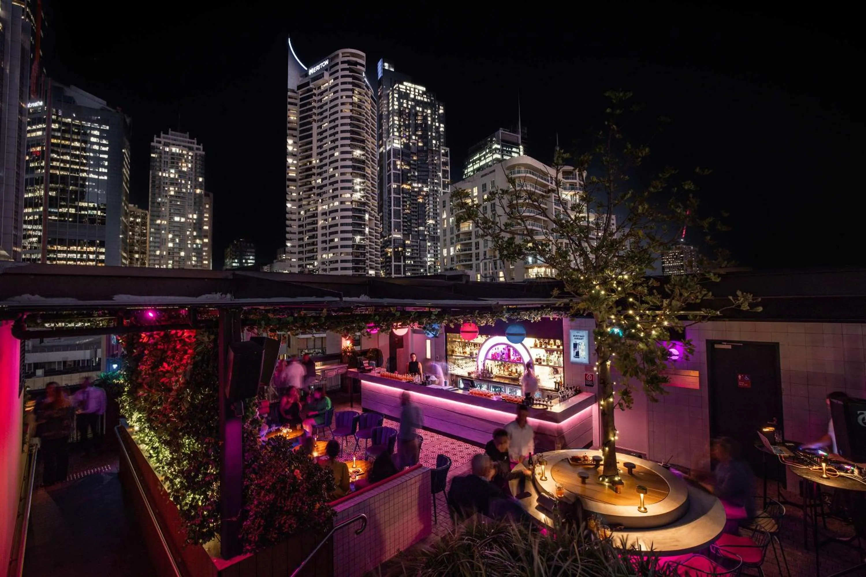 Lounge or bar in Vibe Hotel Sydney Darling Harbour