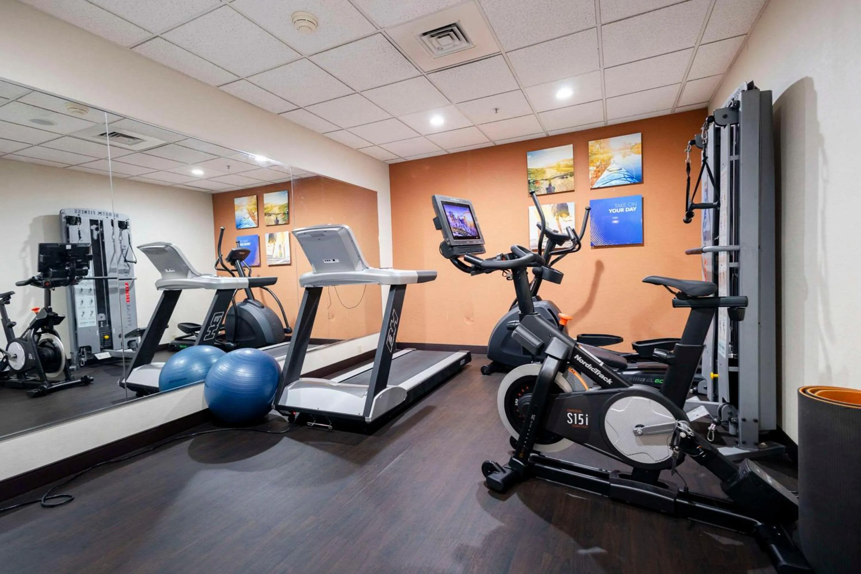Fitness centre/facilities in Comfort Suites Springfield I-70