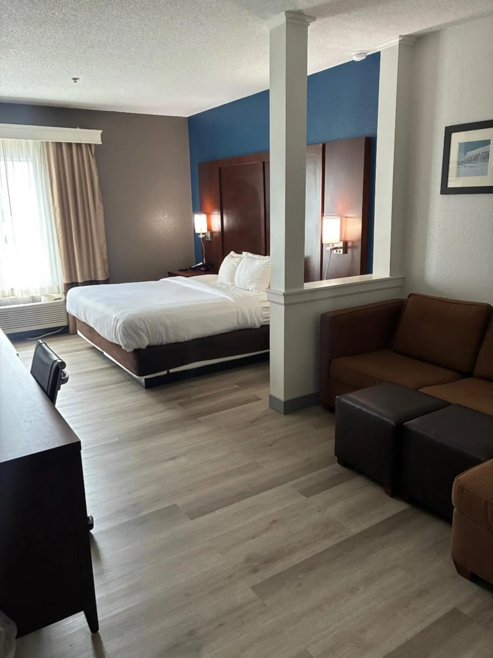 Bed in Comfort Inn & Suites Dayton Northwest - Englewood