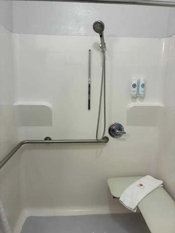 Comfort Inn & Suites Dayton Northwest - Englewood