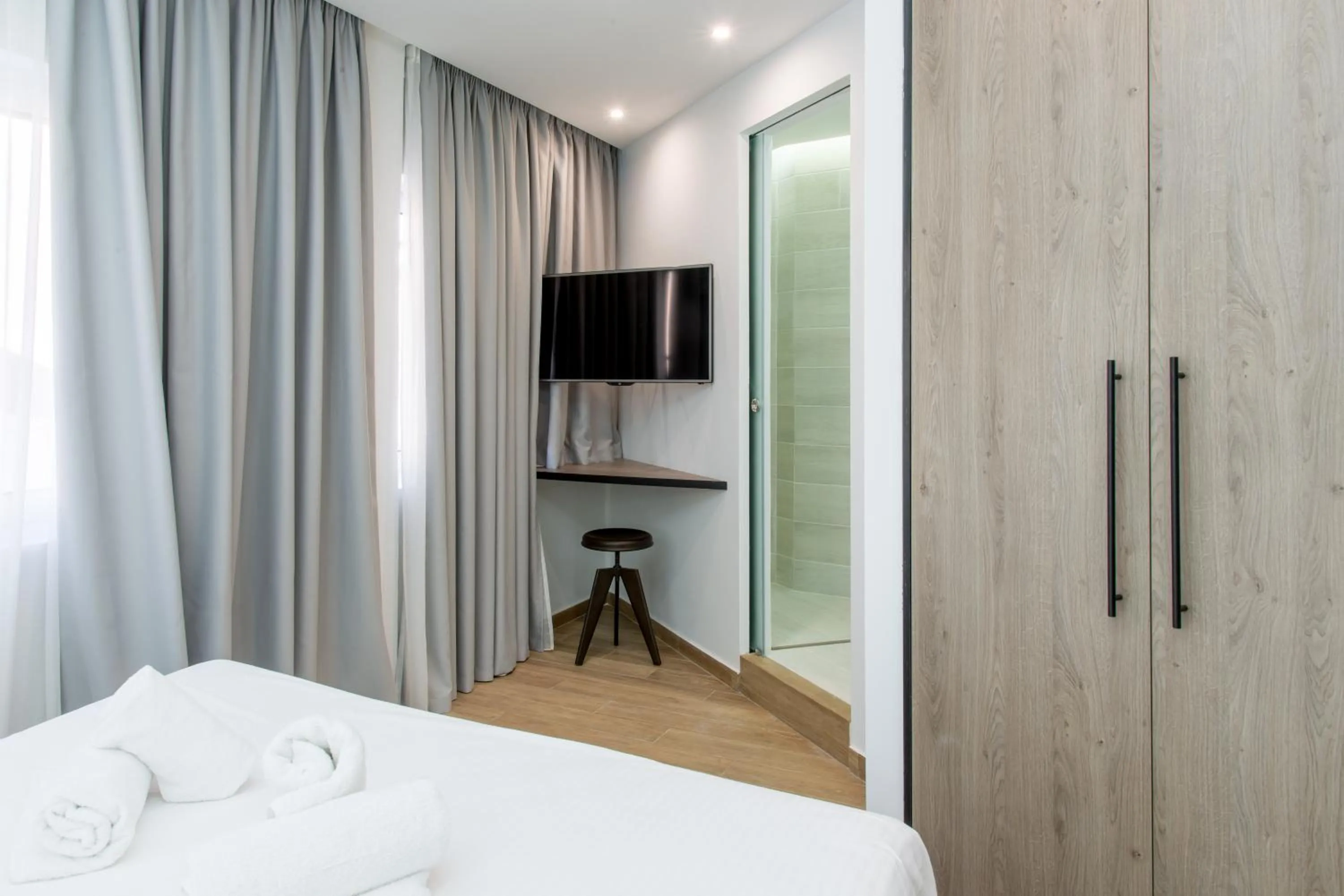 Shower, Bed in My Athens Place