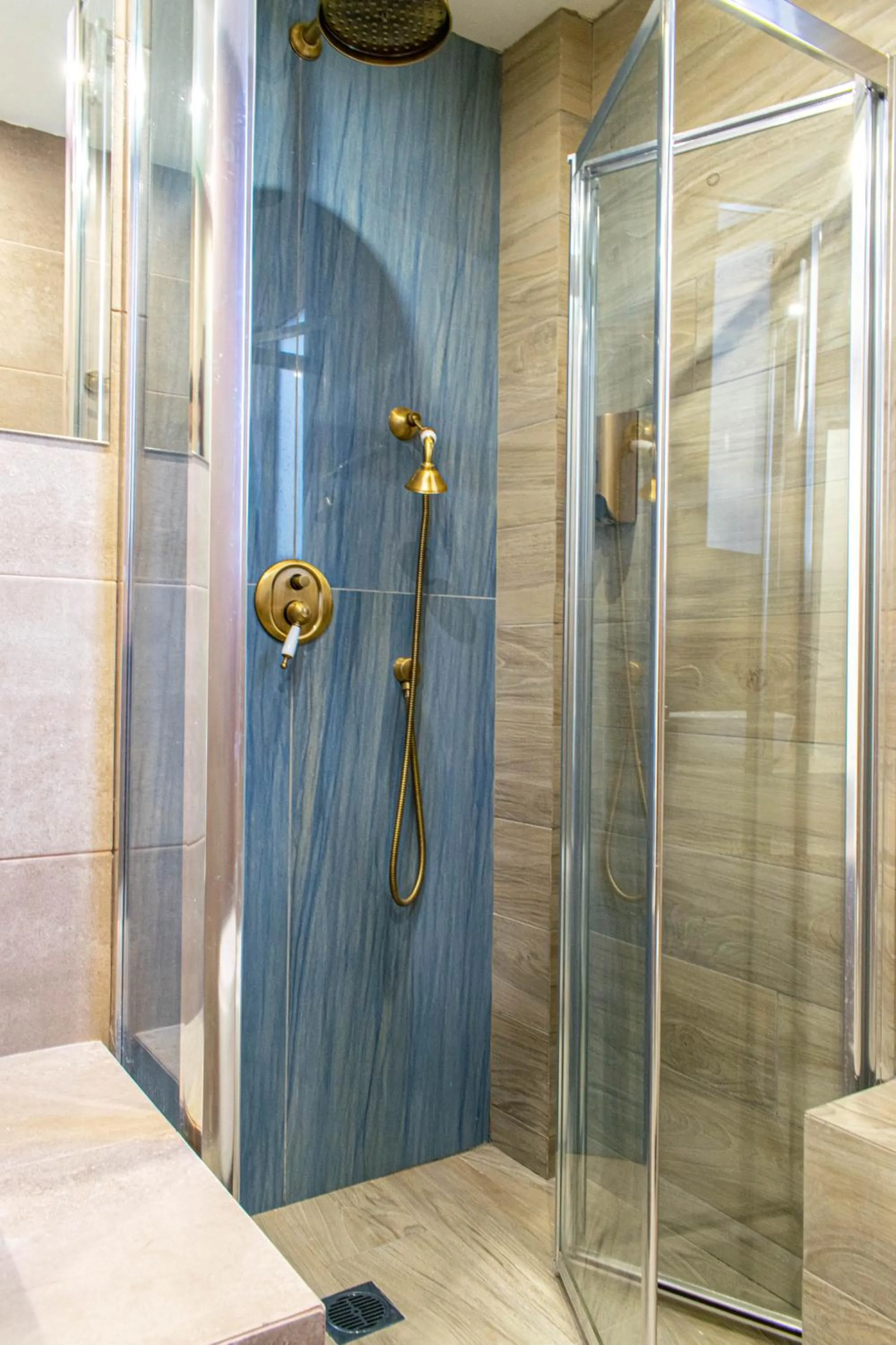 Shower in My Athens Place