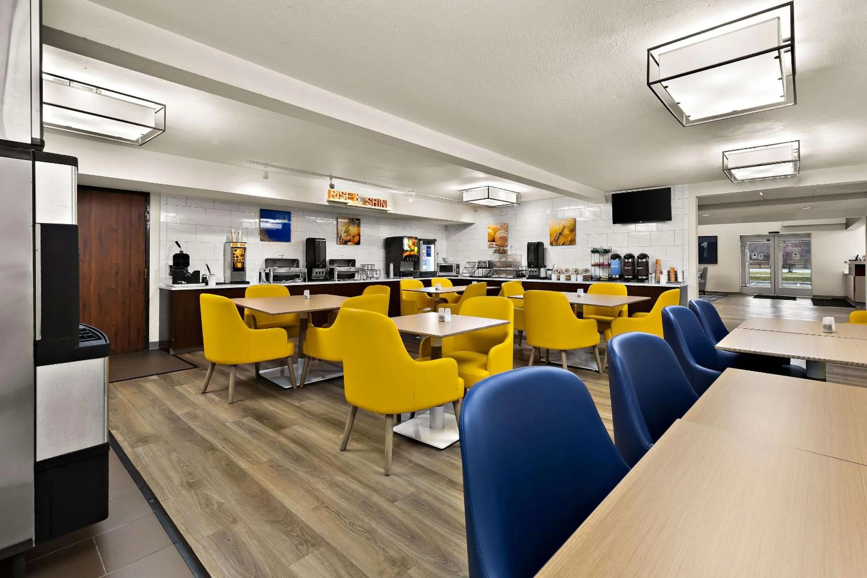 Breakfast in Comfort Inn & Suites