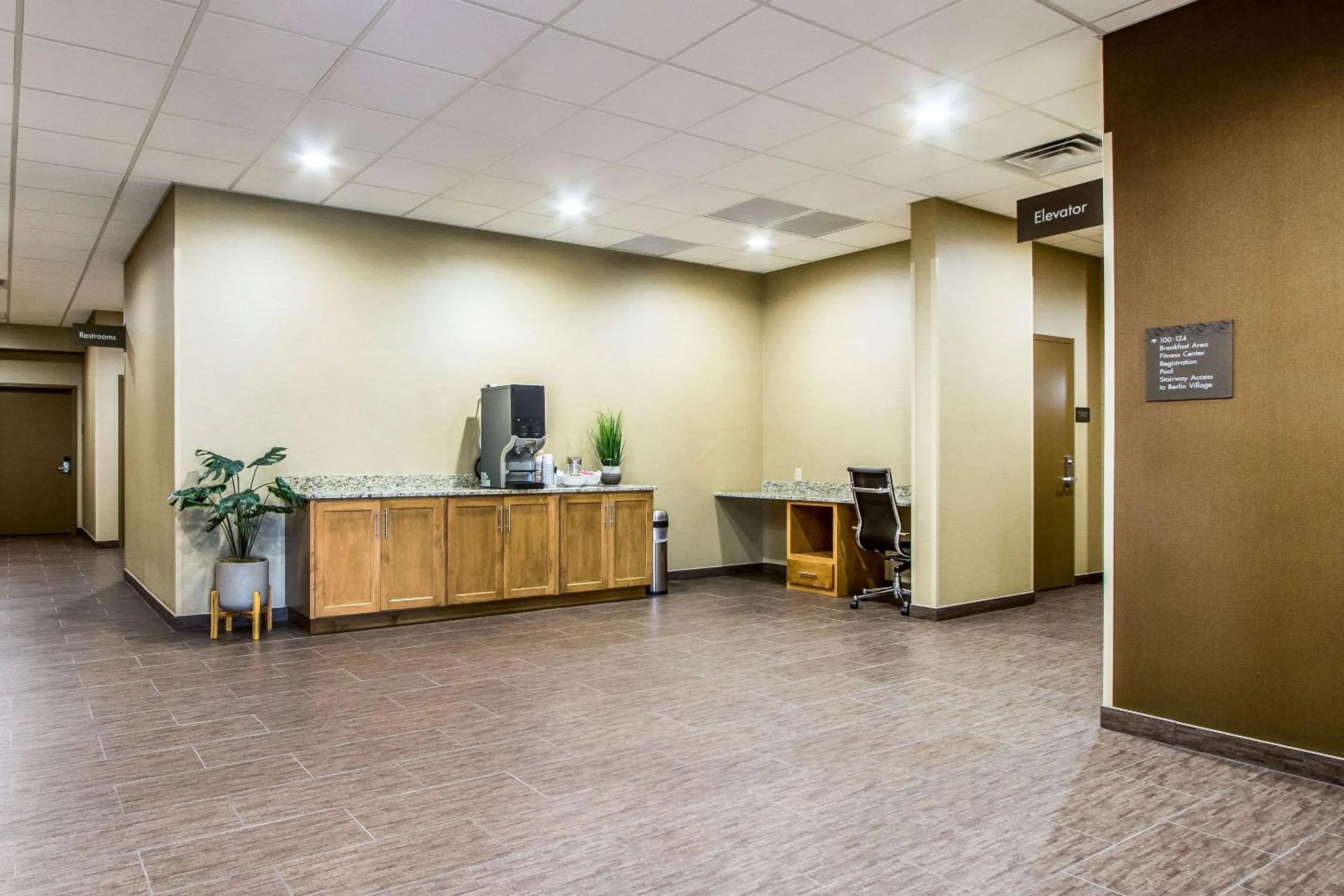 Meeting/conference room in Comfort Suites Hotel and Conference Center