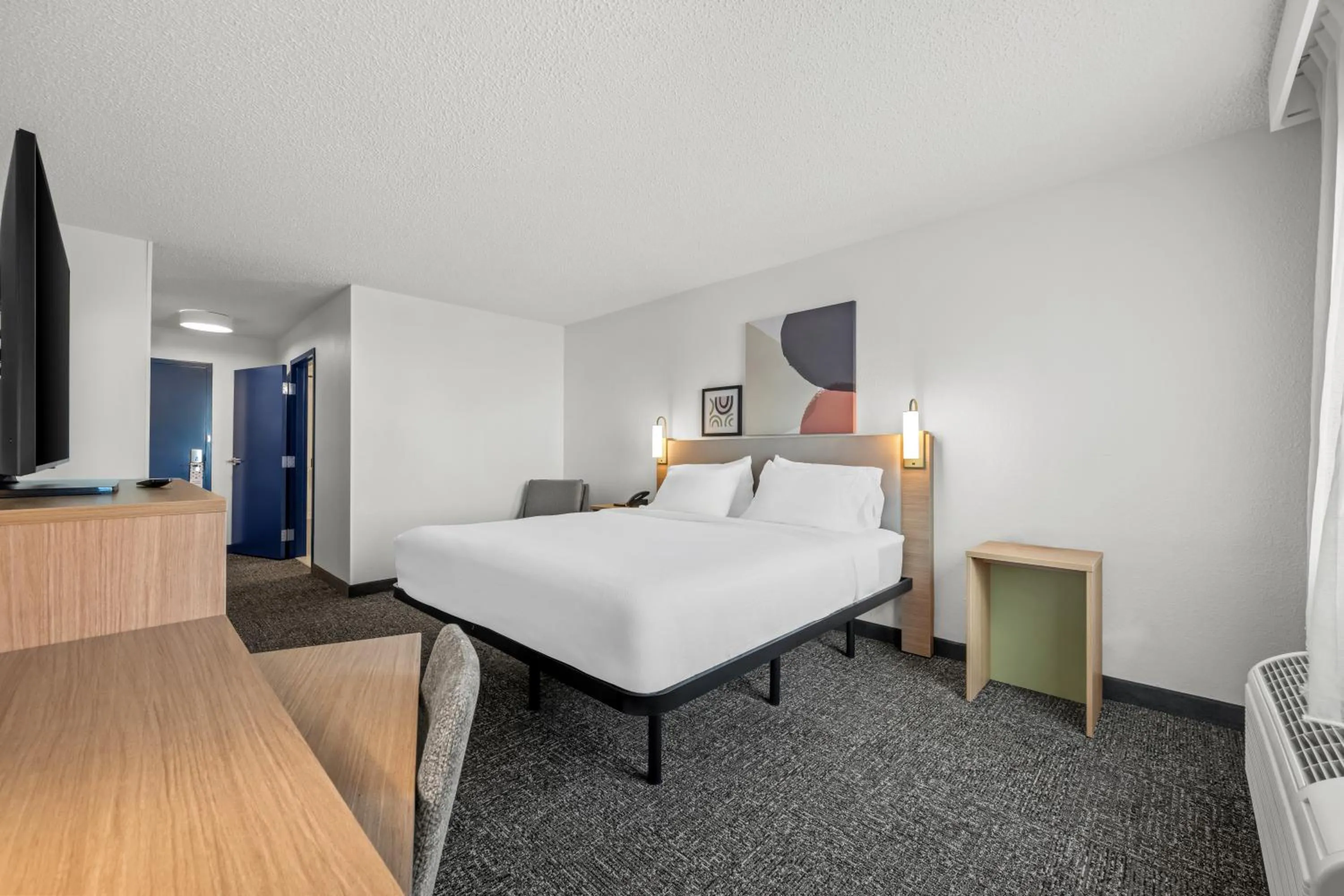 Guests, Bed in Spark By Hilton Cleveland Beachwood
