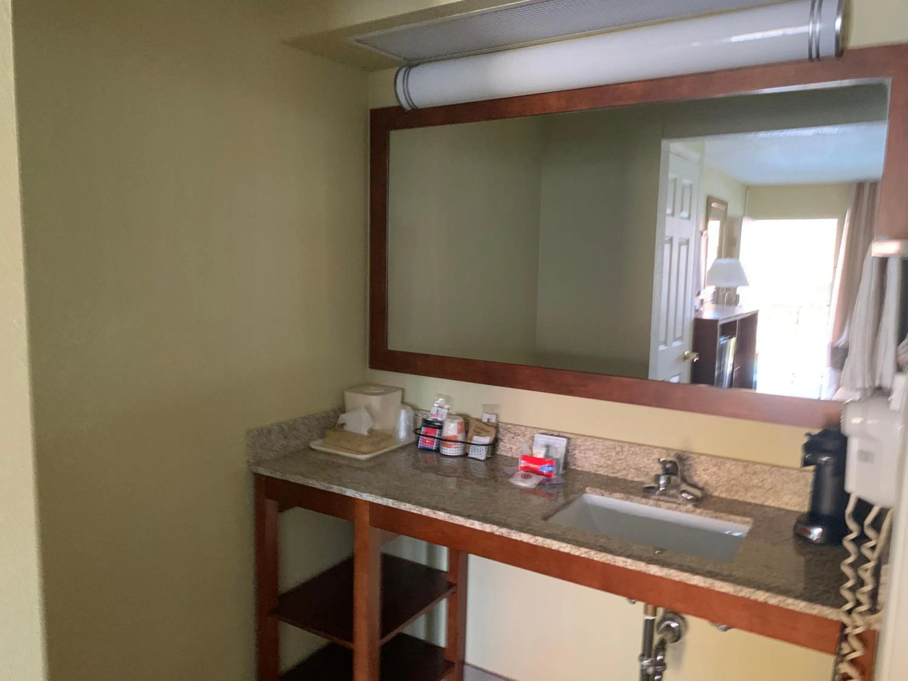 Days Inn by Wyndham Austintown