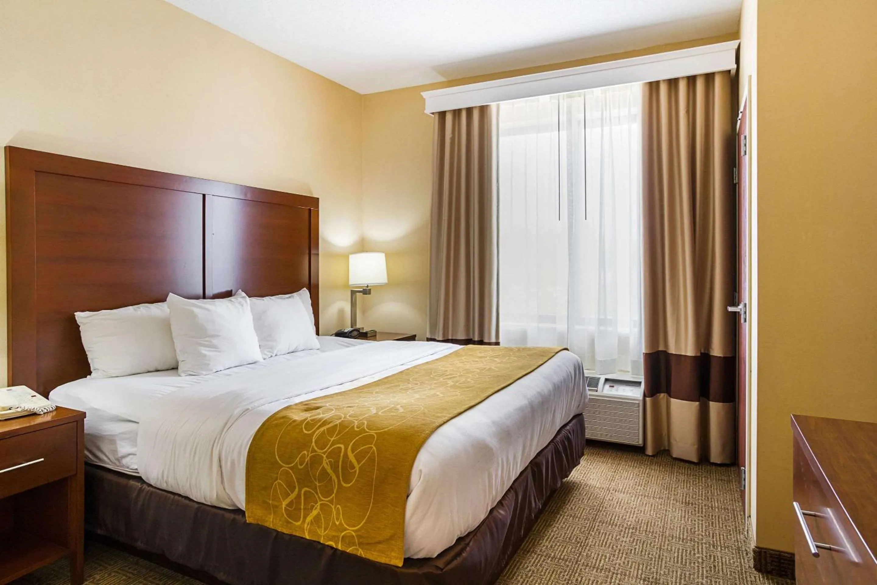 Bedroom, Bed in Comfort Suites Twinsburg