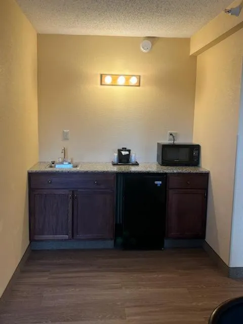 Quality Inn & Suites Bellville - Mansfield