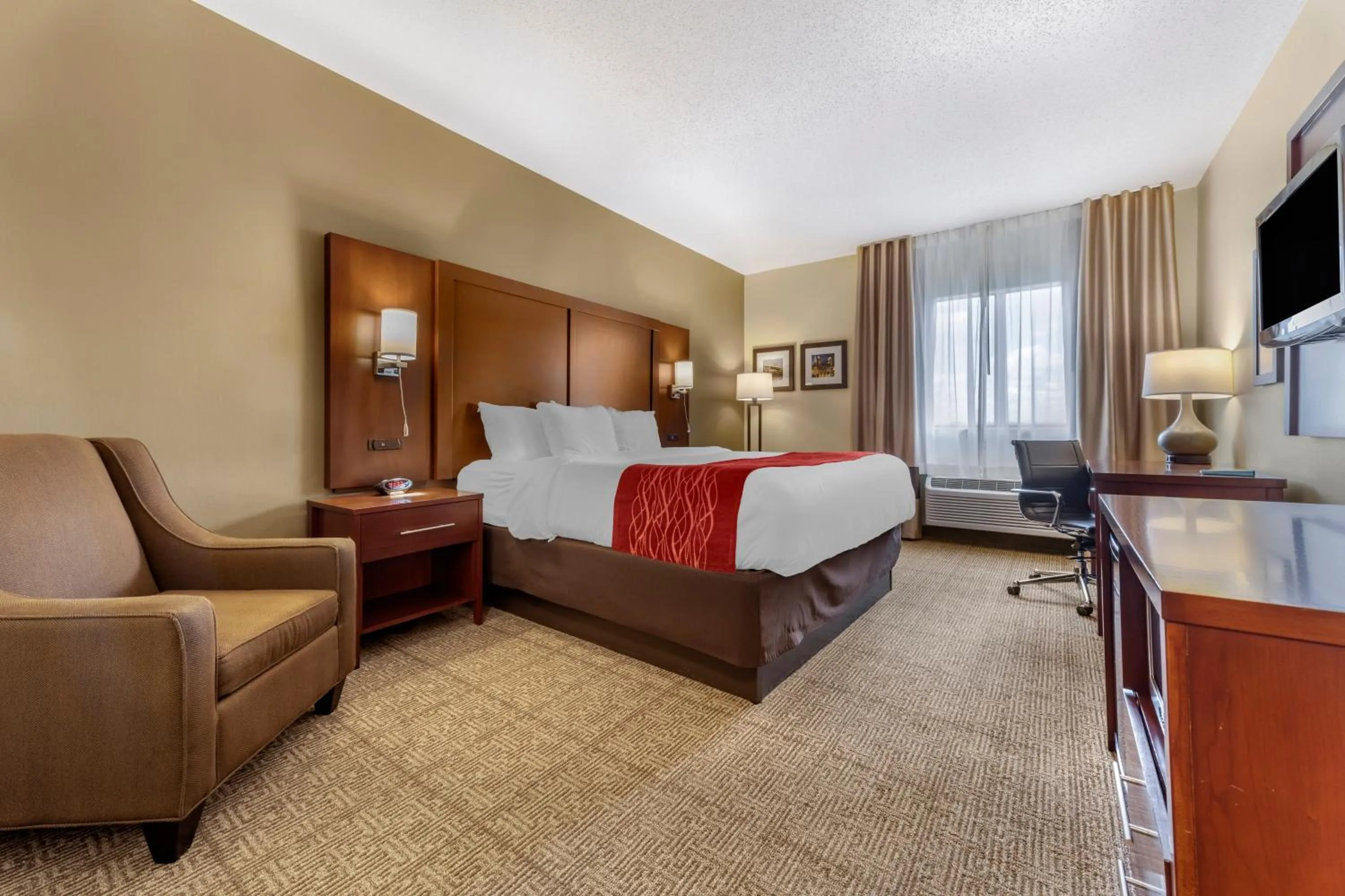 Bed in Comfort Inn & Suites Streetsboro - Kent