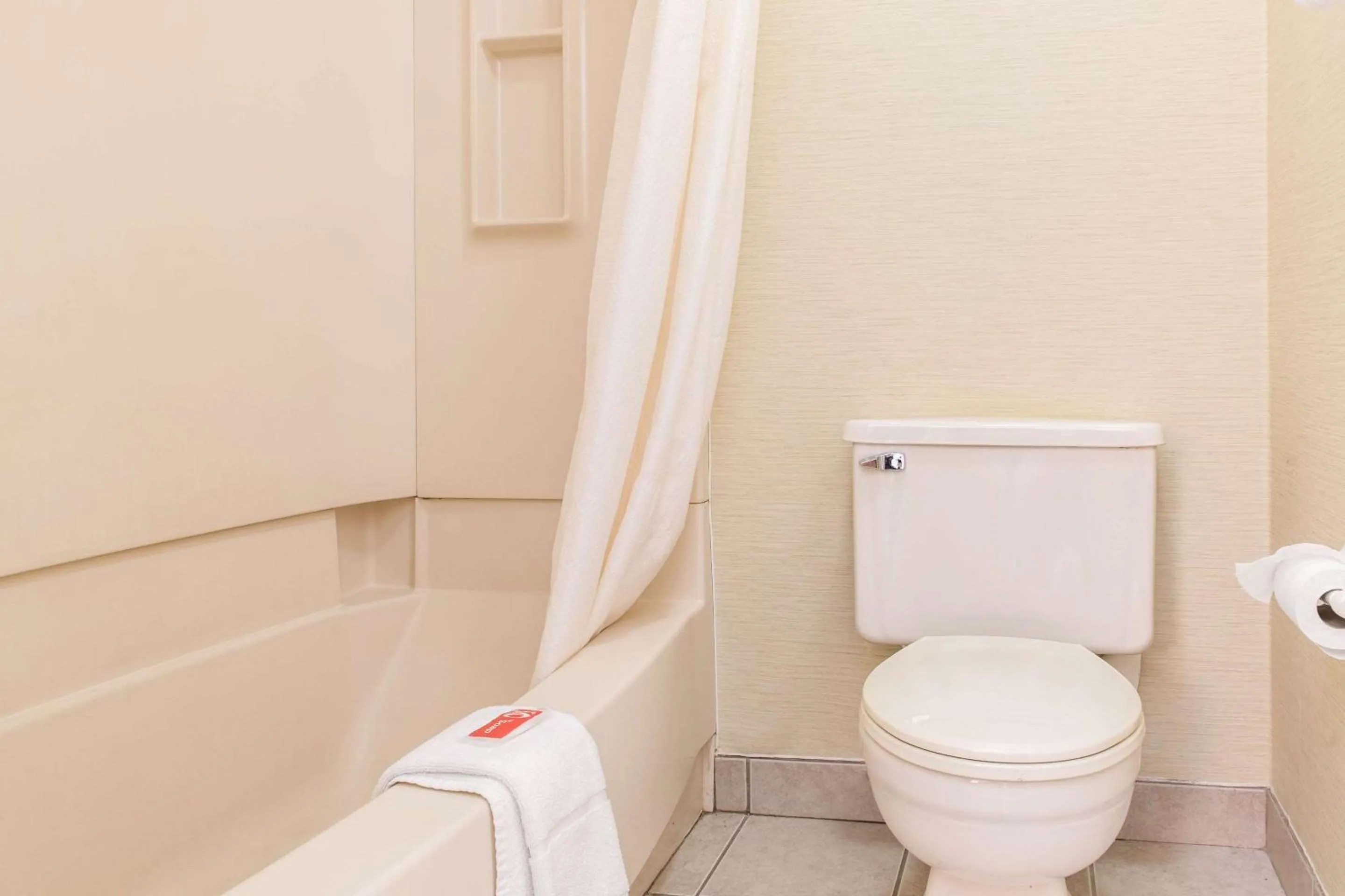 Bathroom in Econo Lodge