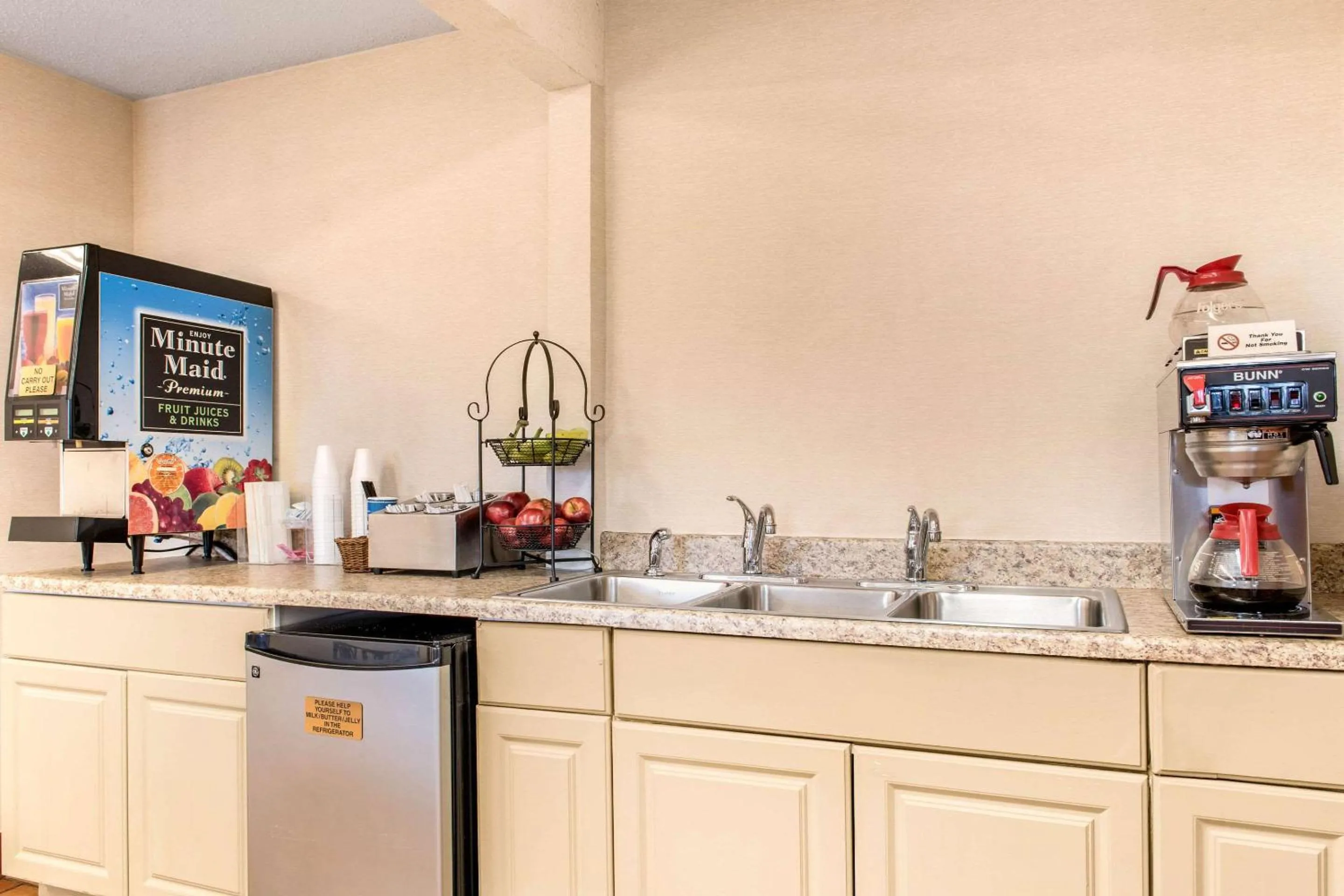 Restaurant/places to eat in Econo Lodge