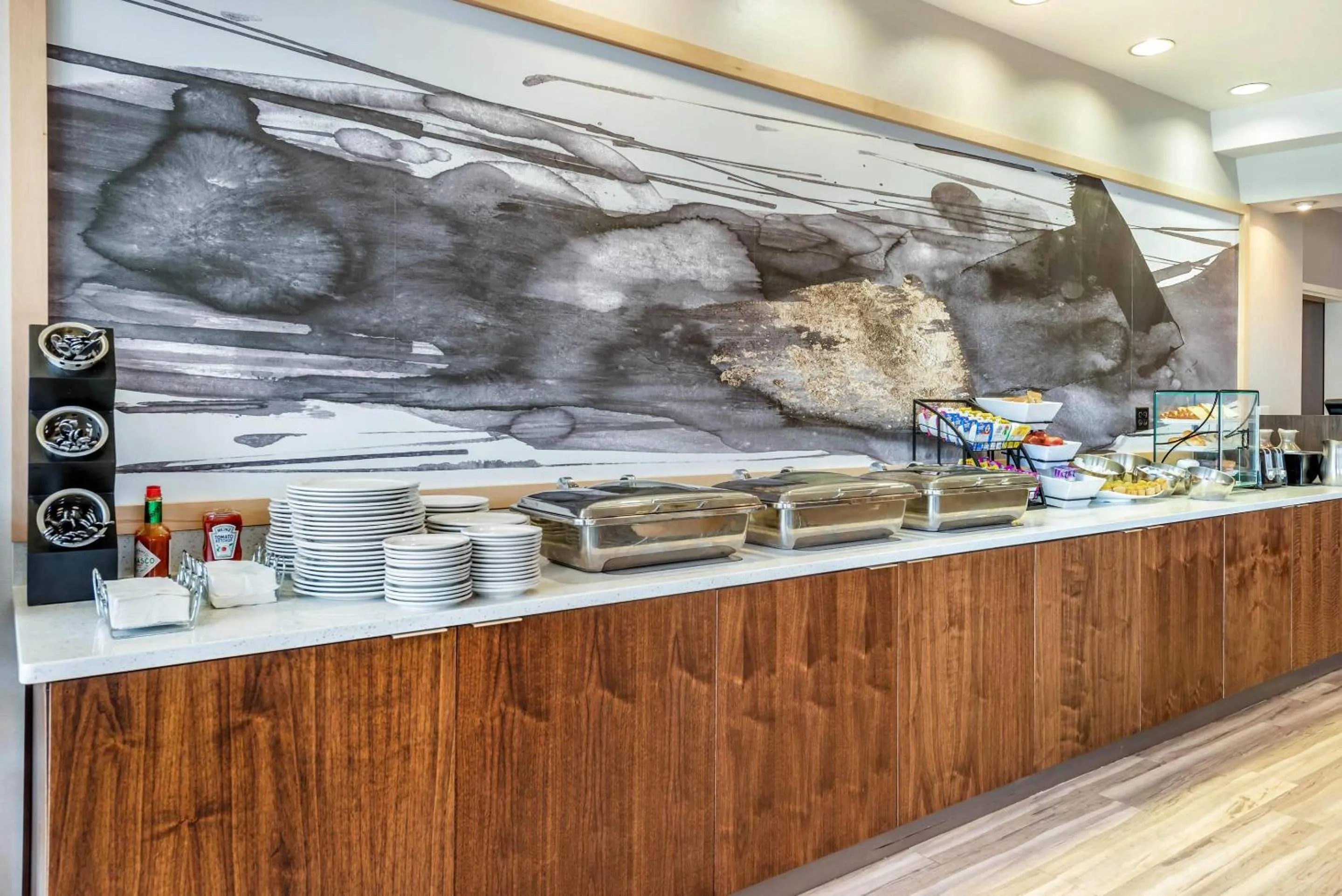 Restaurant/places to eat in Cambria Hotel Akron - Canton Airport